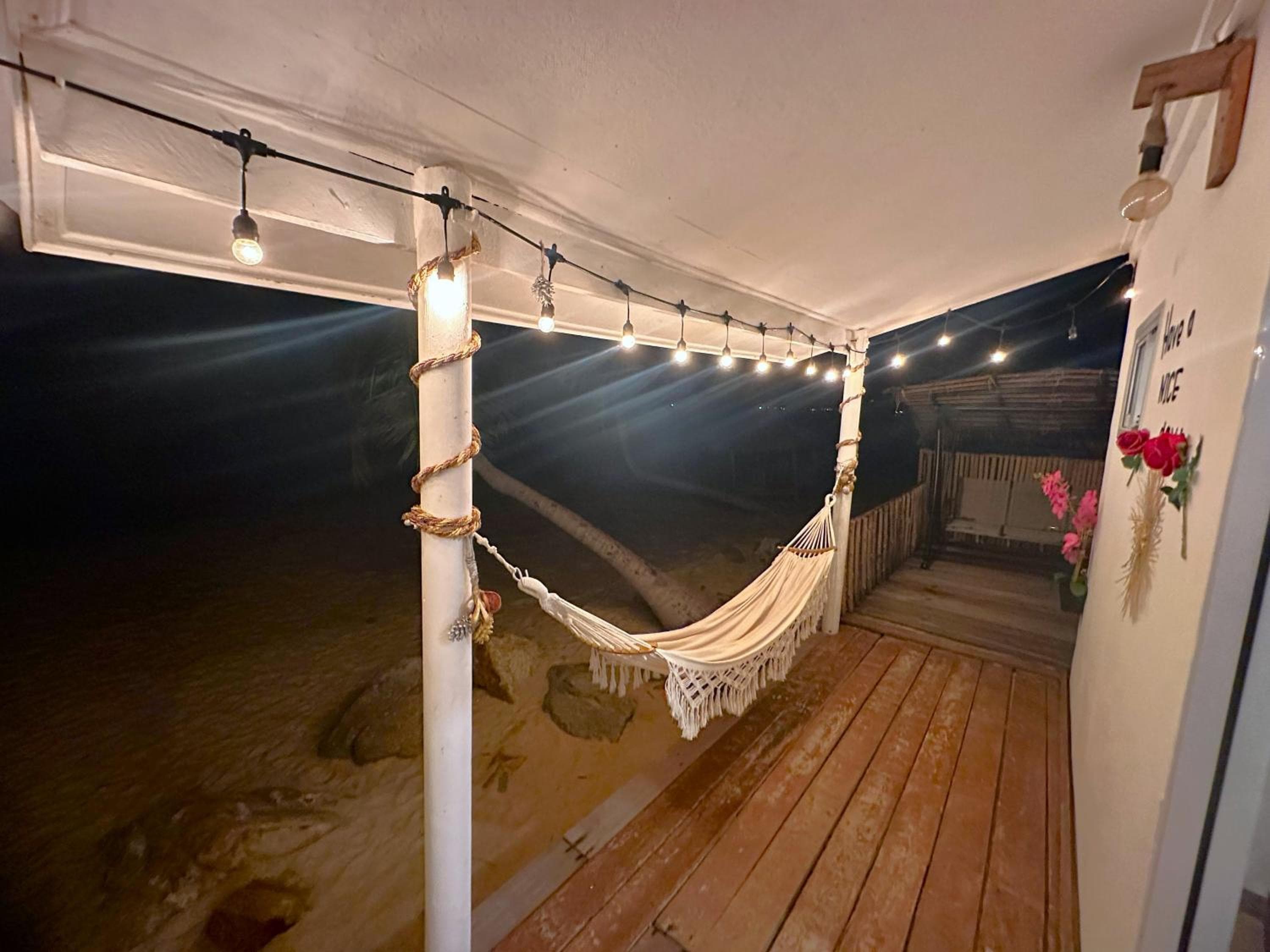 -20 percent OFF! Private BEACH FRONT house Sunset