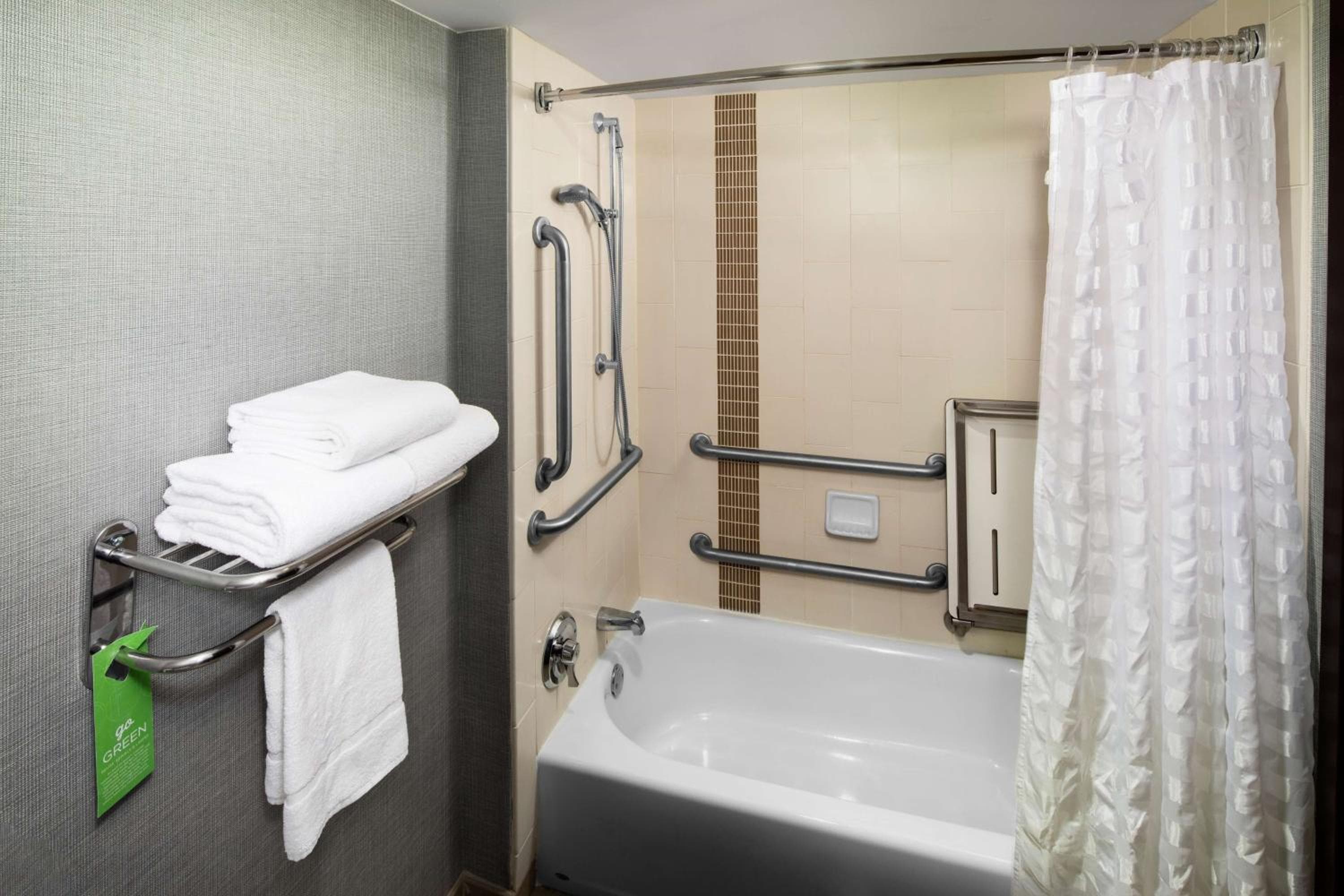 Hyatt Place Roanoke Airport / Valley View Mall