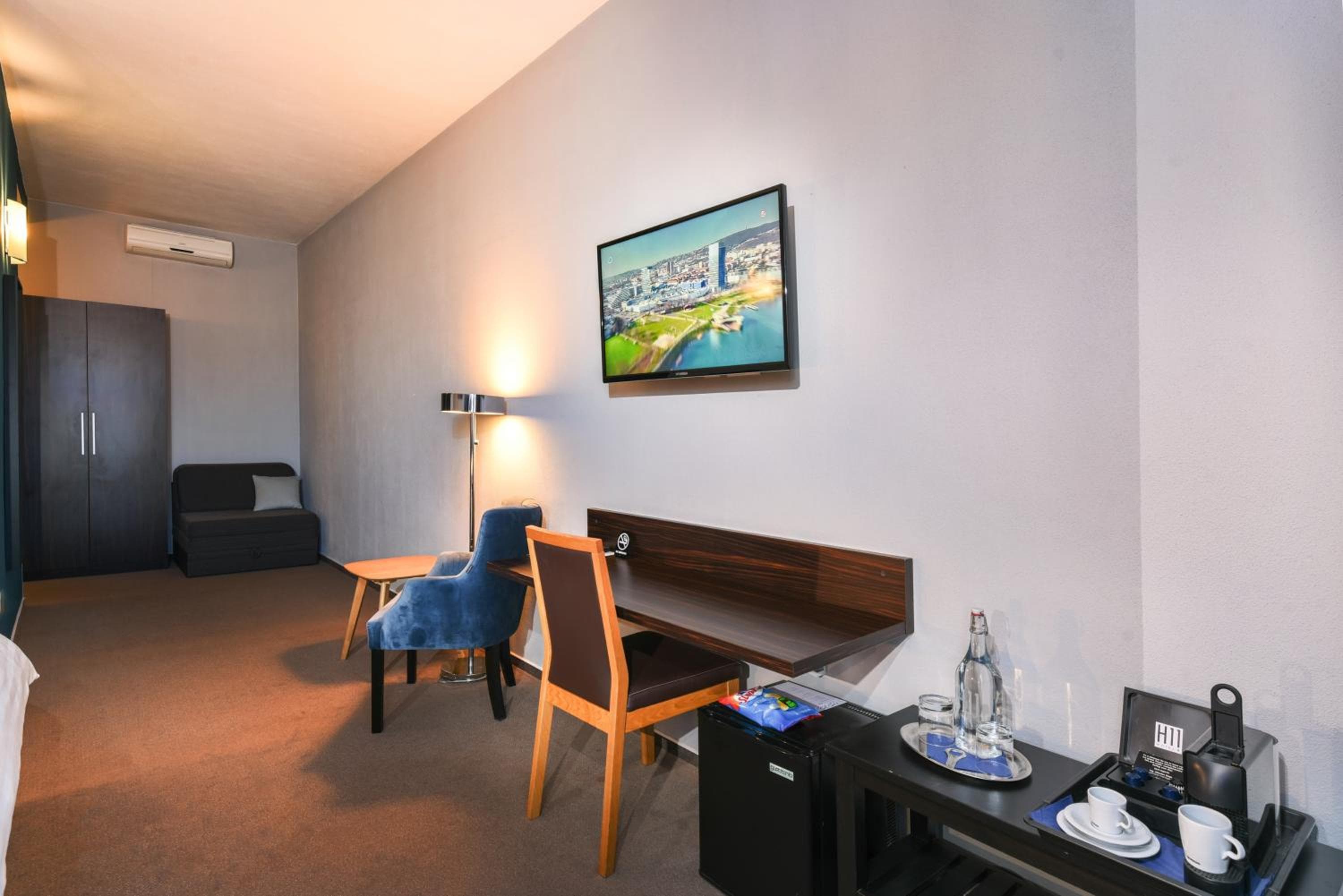BOUTIQUE HOTEL11 with rooftop SPA