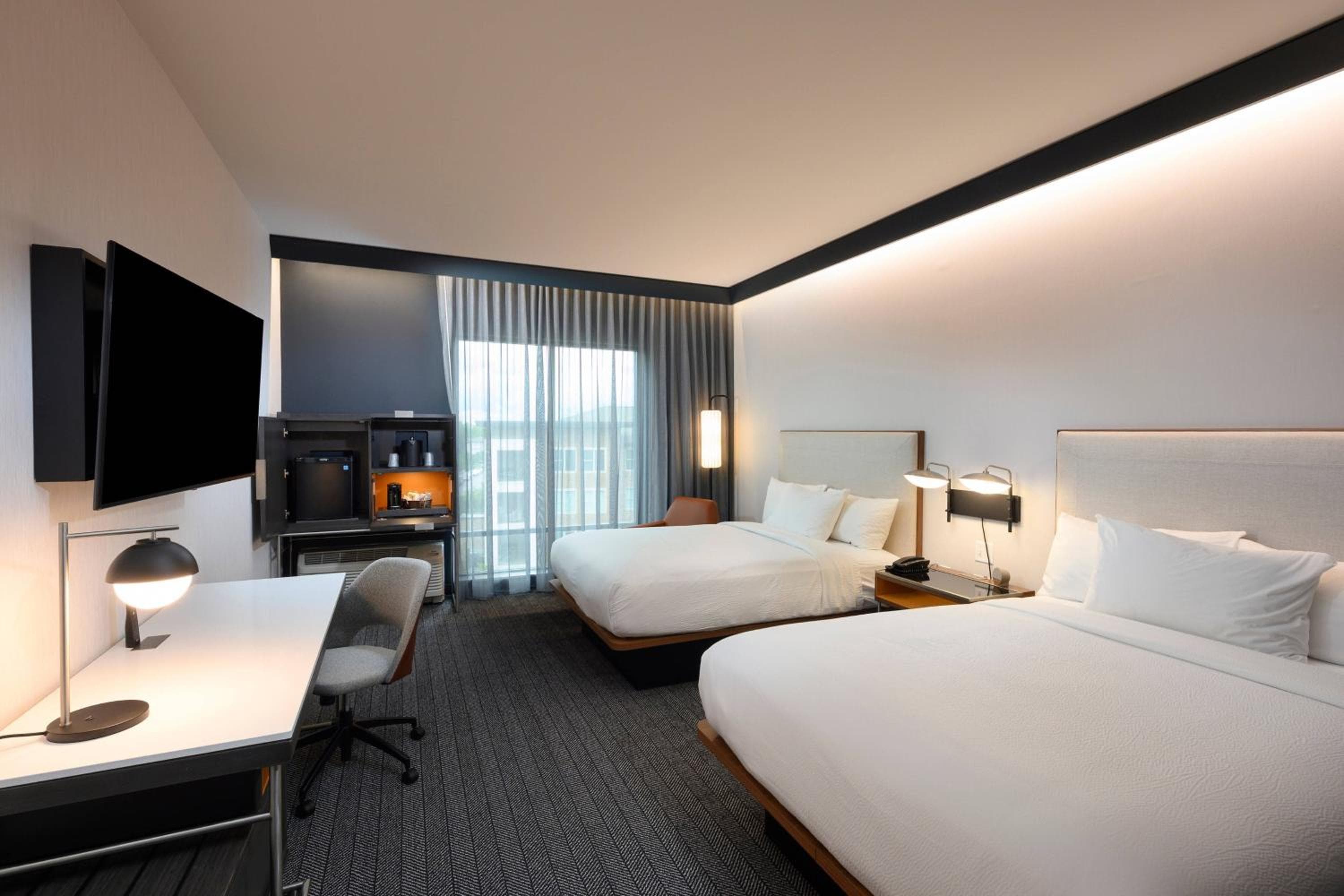 Courtyard by Marriott Charlotte Waverly
