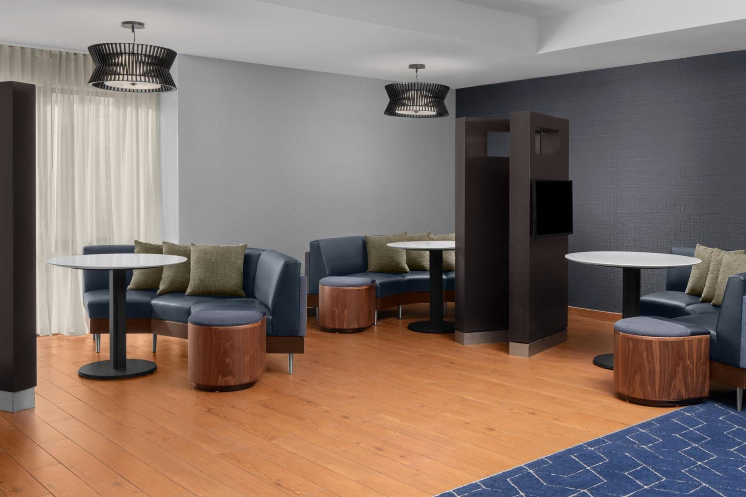 Courtyard by Marriott San Diego Central