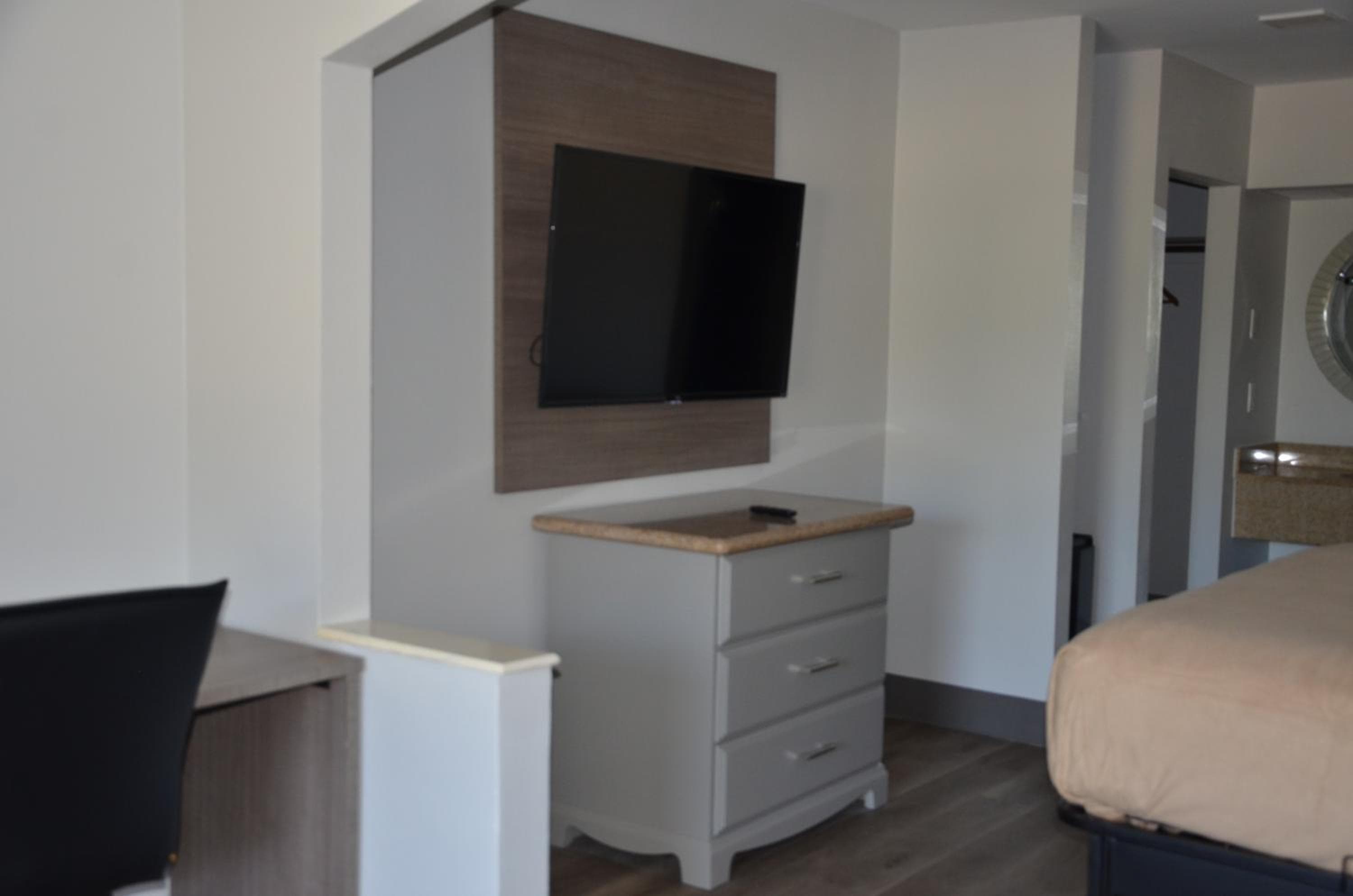 Baymont Suites