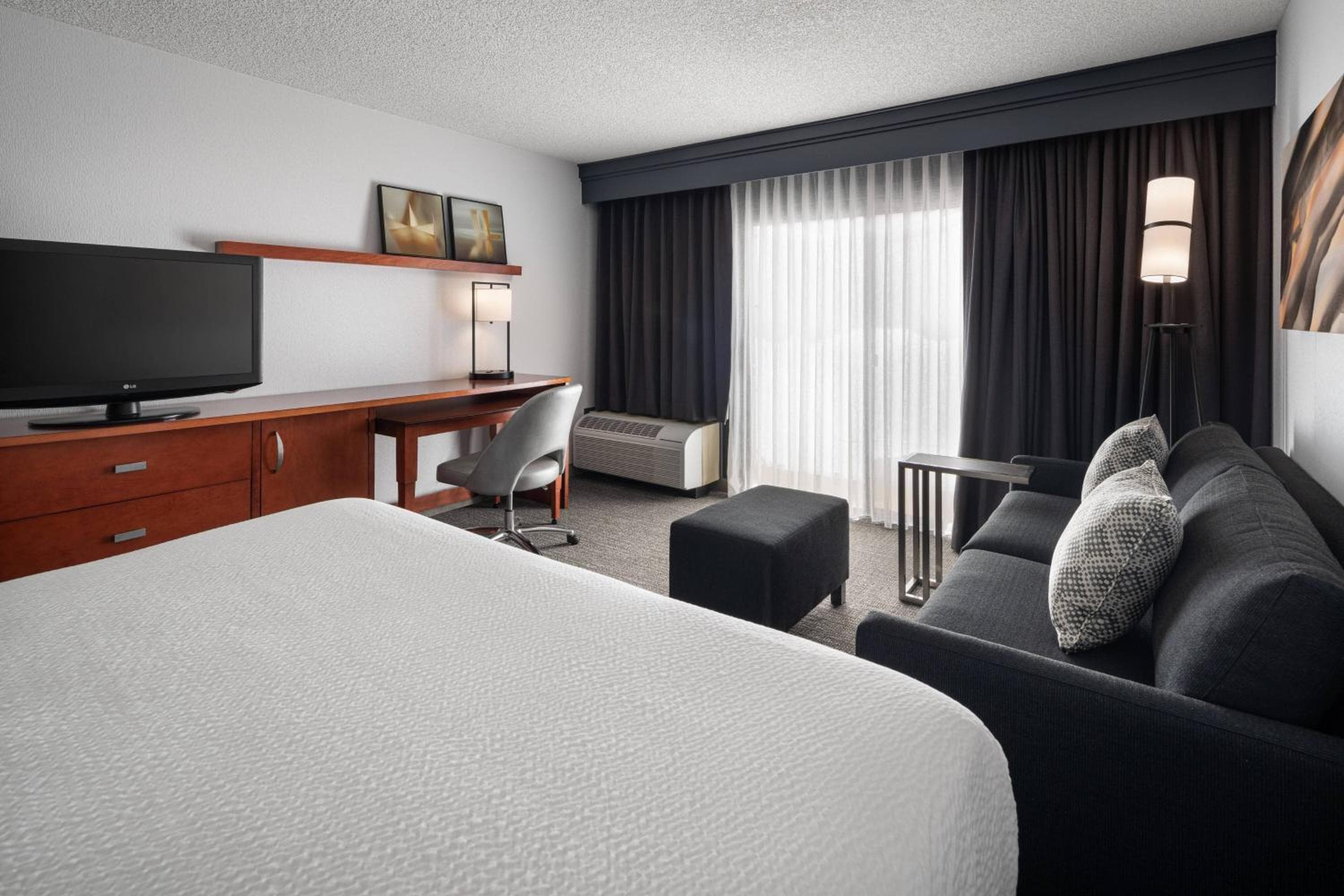 Courtyard by Marriott Pleasanton