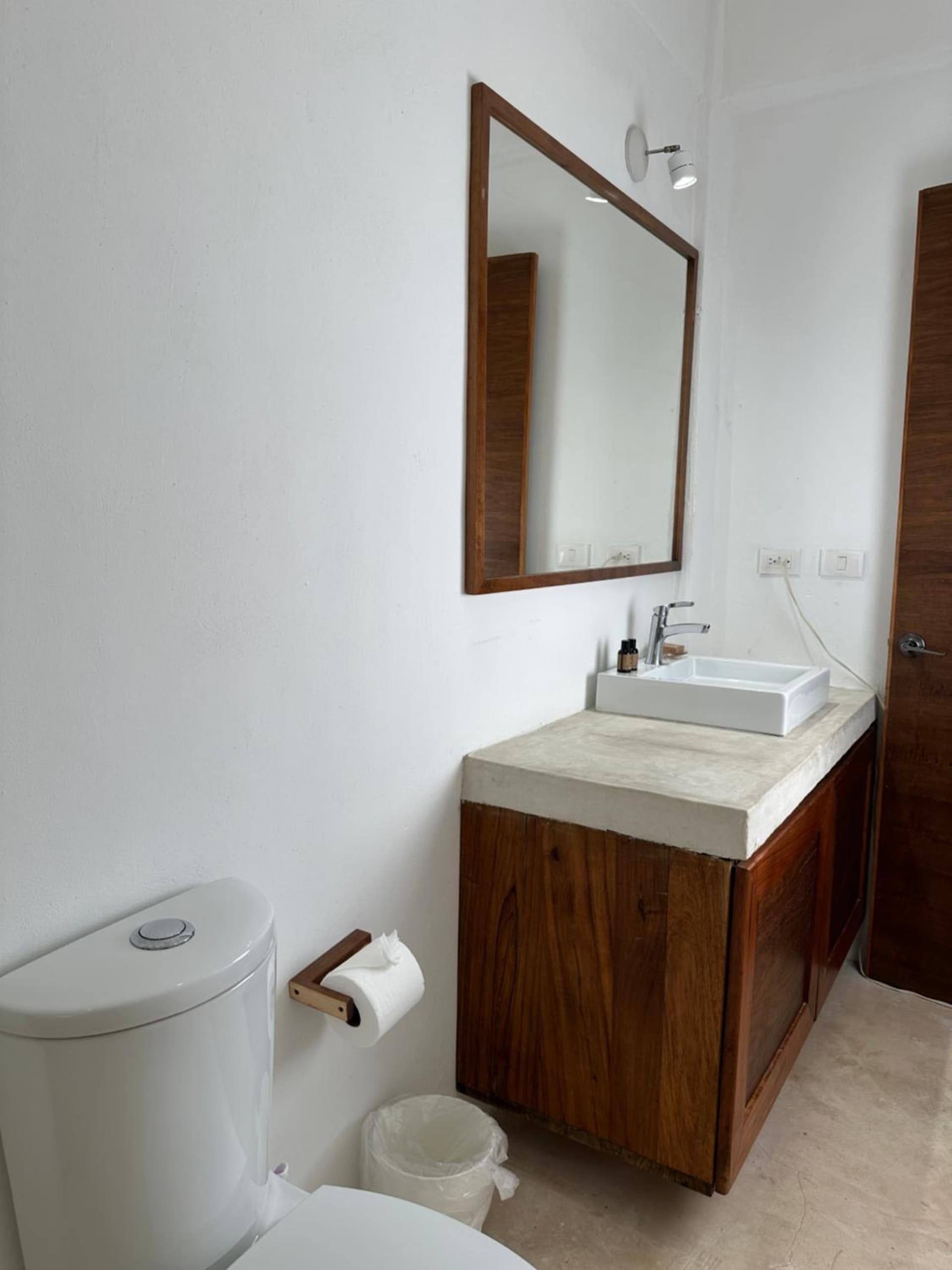 Noah Beach Hotel & Suites