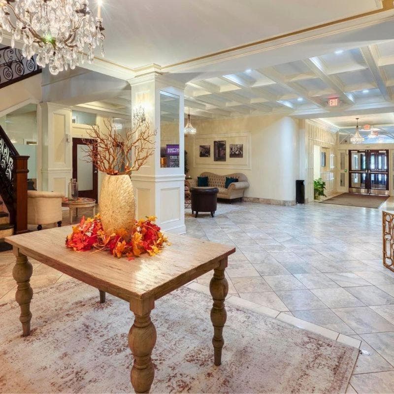 East 419I Modern Suite I Pool I Gym
