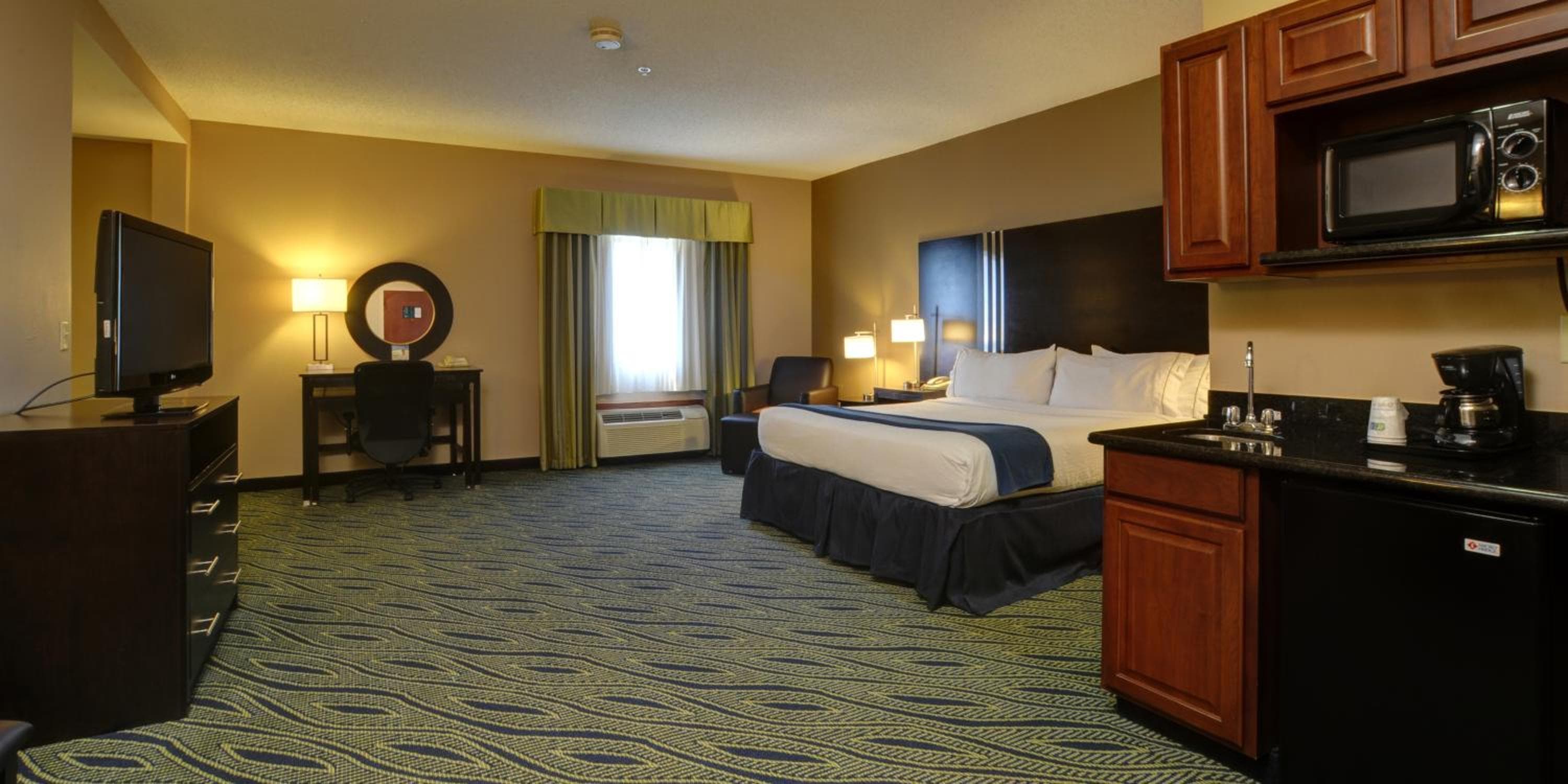 Holiday Inn Express & Suites Midwest City by IHG