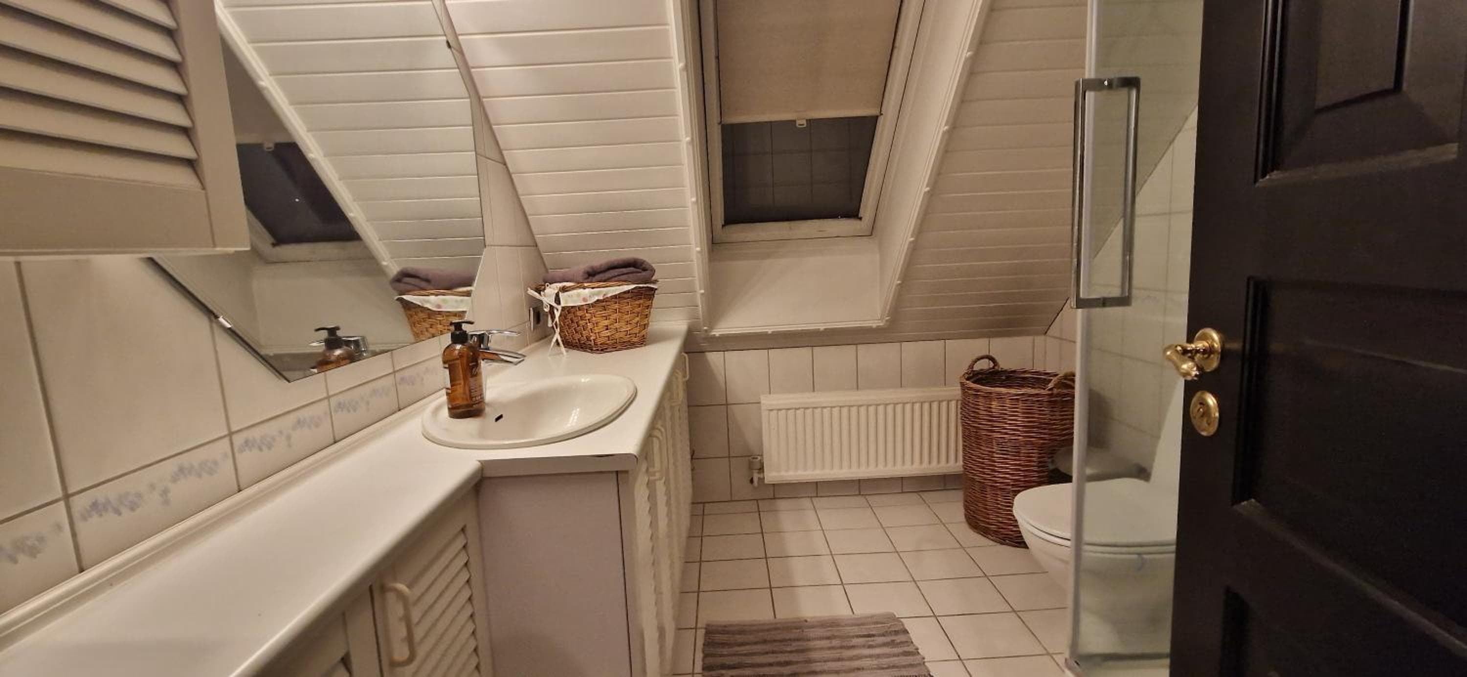 Luxury Villa, hot & cold tub for 8 person