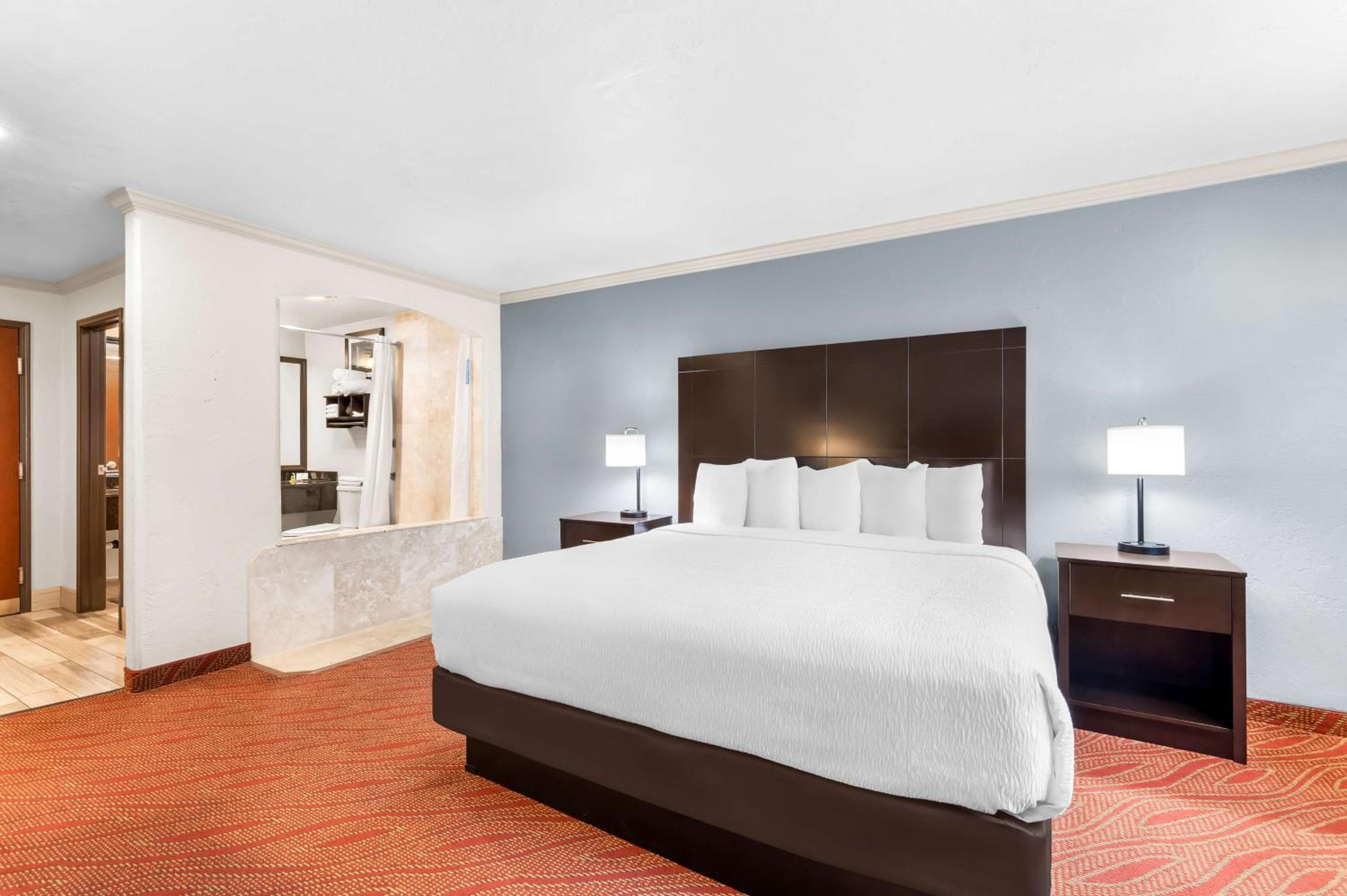 Best Western Plus Parkway Inn