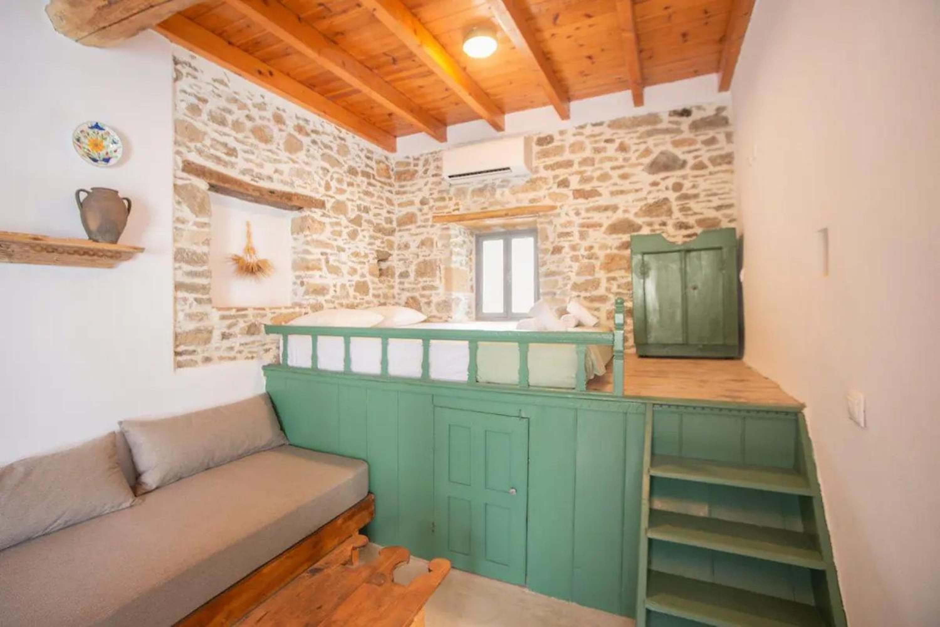 Amarantos-Traditional Village House-Apollona