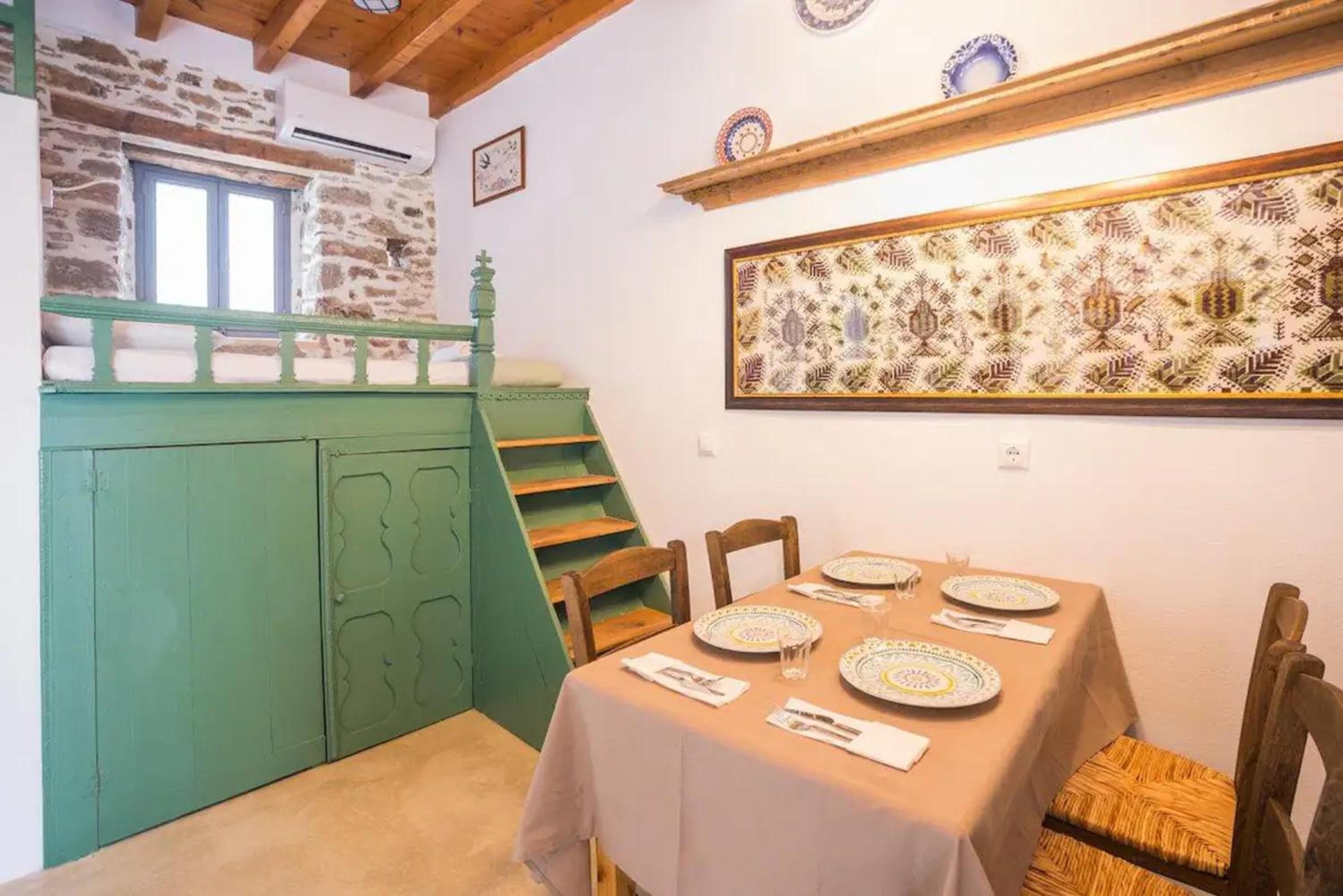 Amarantos-Traditional Village House-Apollona