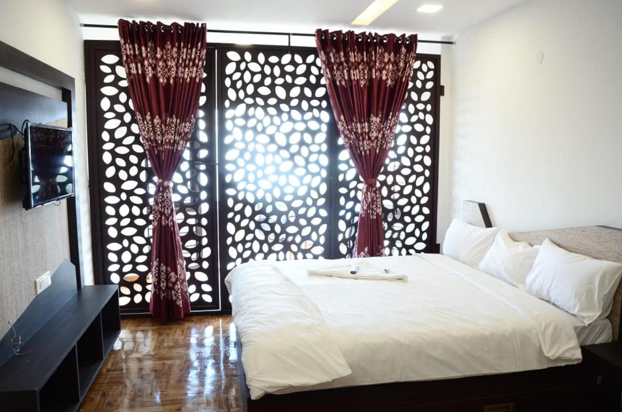 Crescent HomeStay