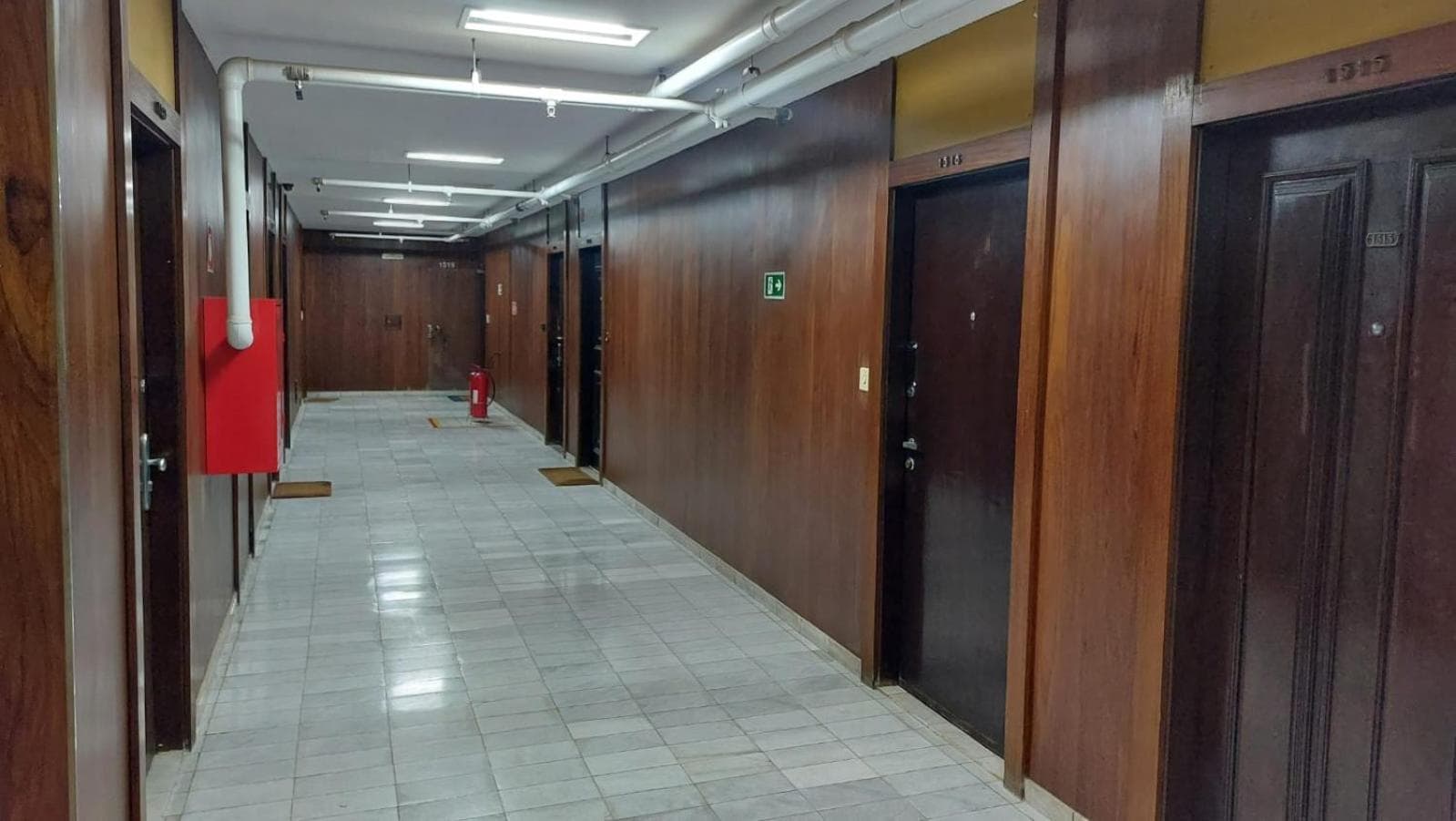 Studio Premium no Centro em frente ao Metrô e VLT