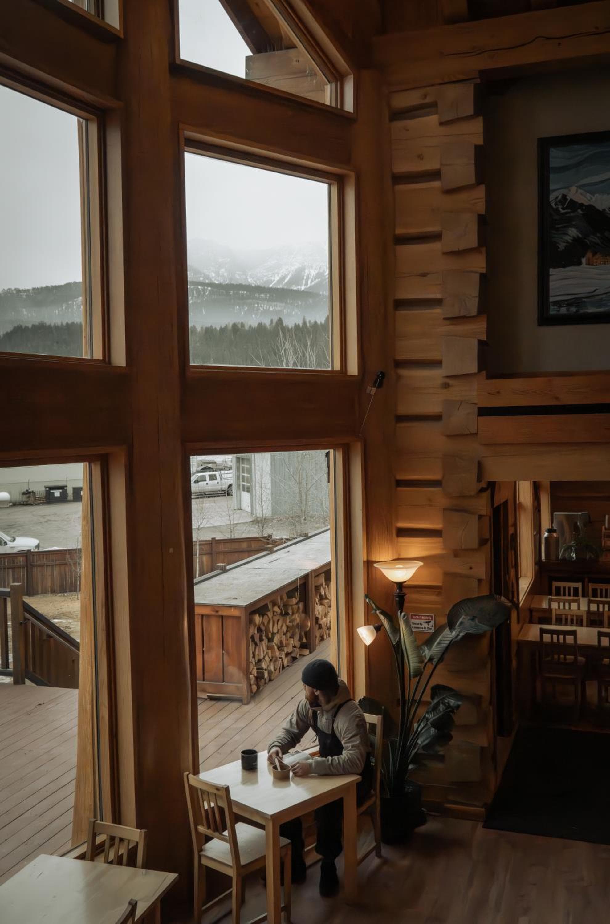 Basecamp Lodge Golden