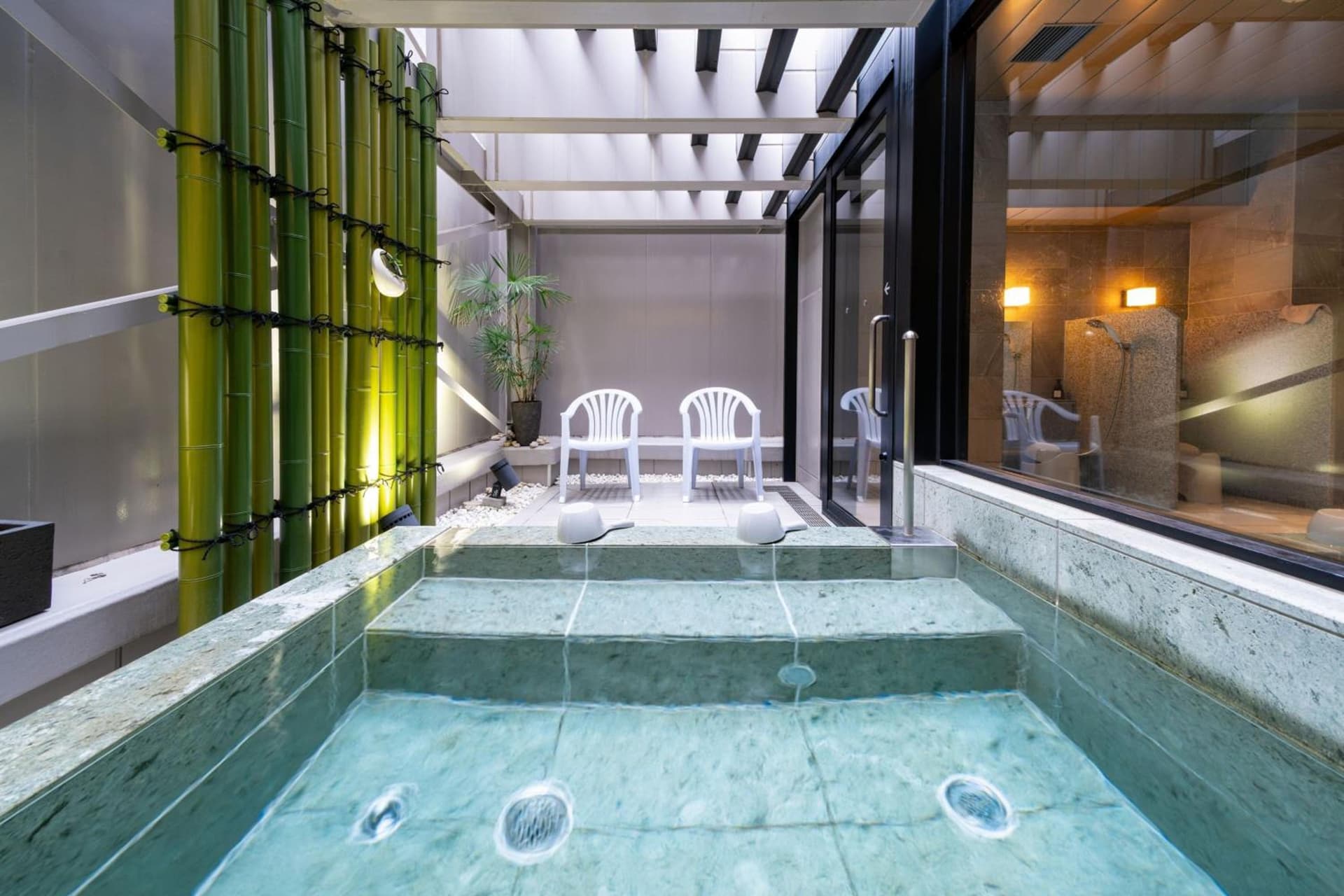 Courtyard by Marriott Osaka Honmachi