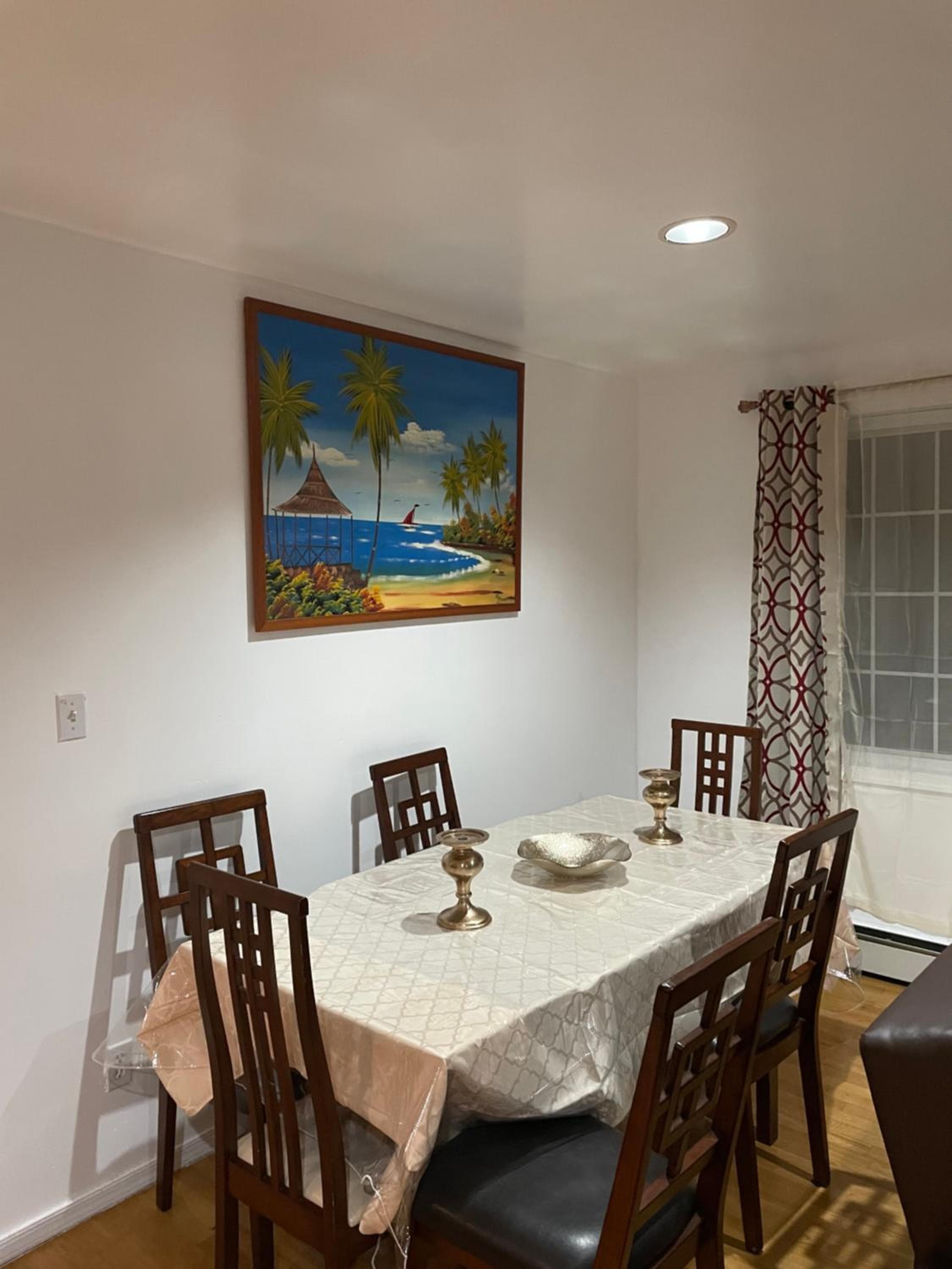 Luxurious 3 bedrooms APT with Master 2 bathrooms
