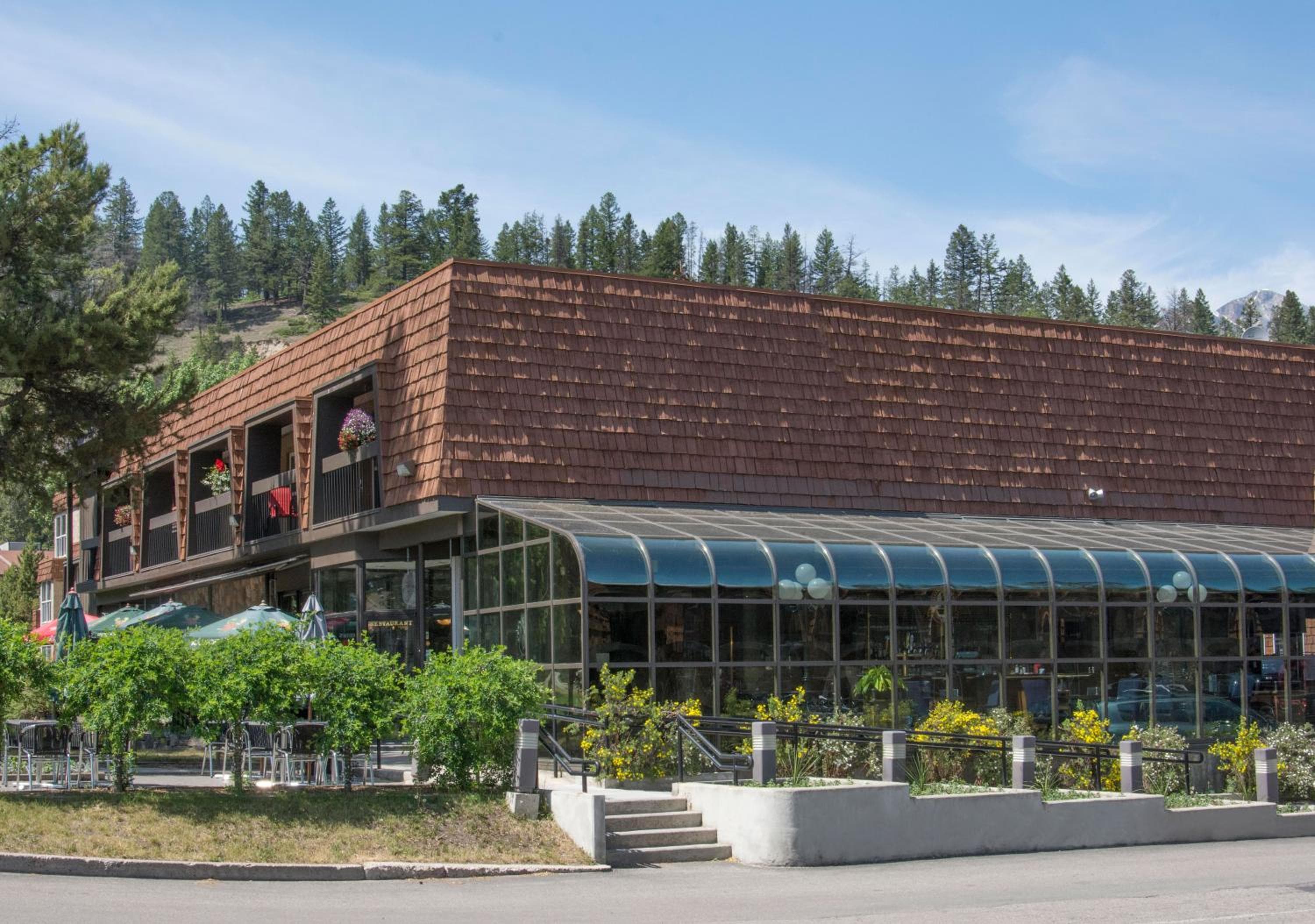 Tonquin Inn