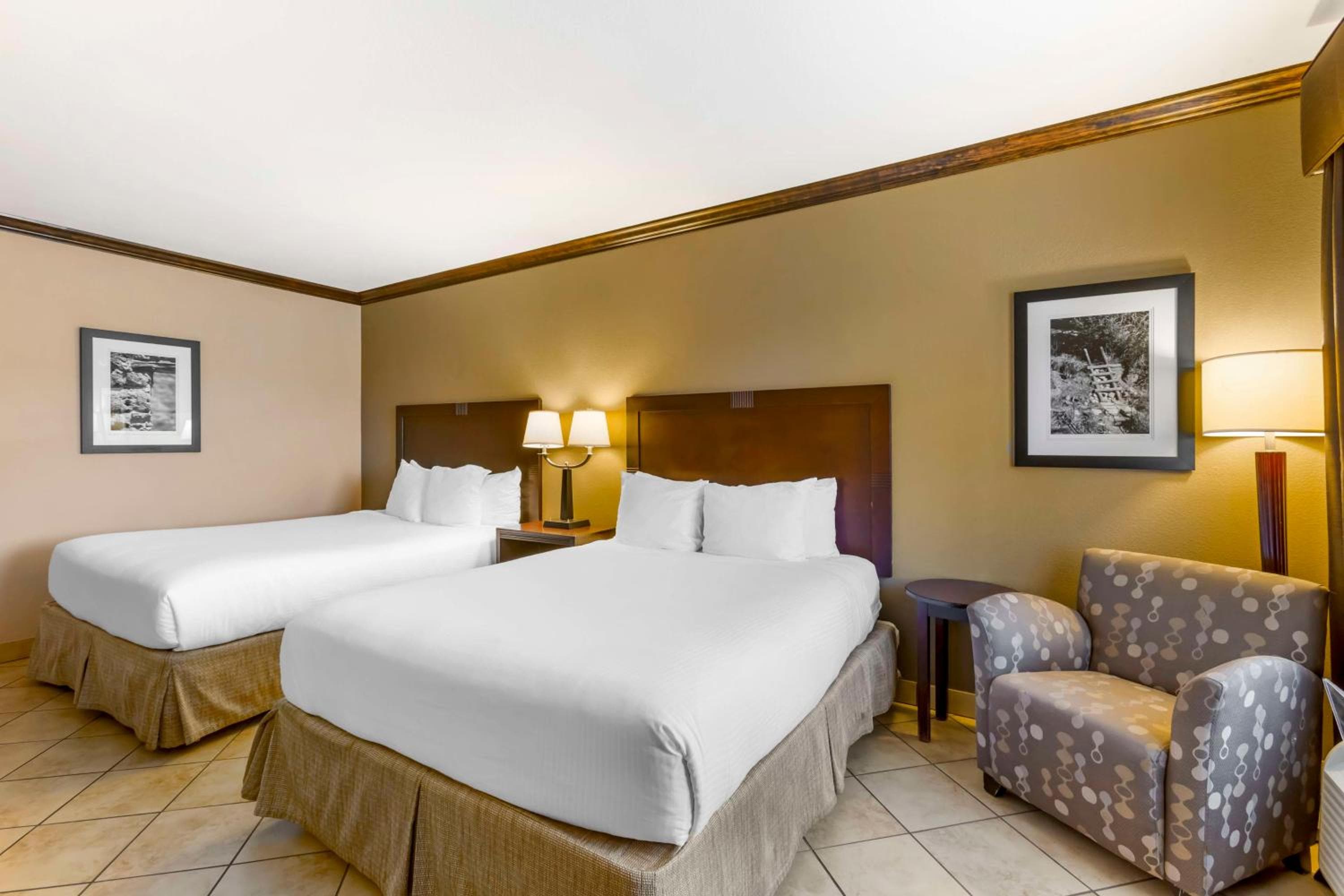 Best Western Plus Raton Hotel