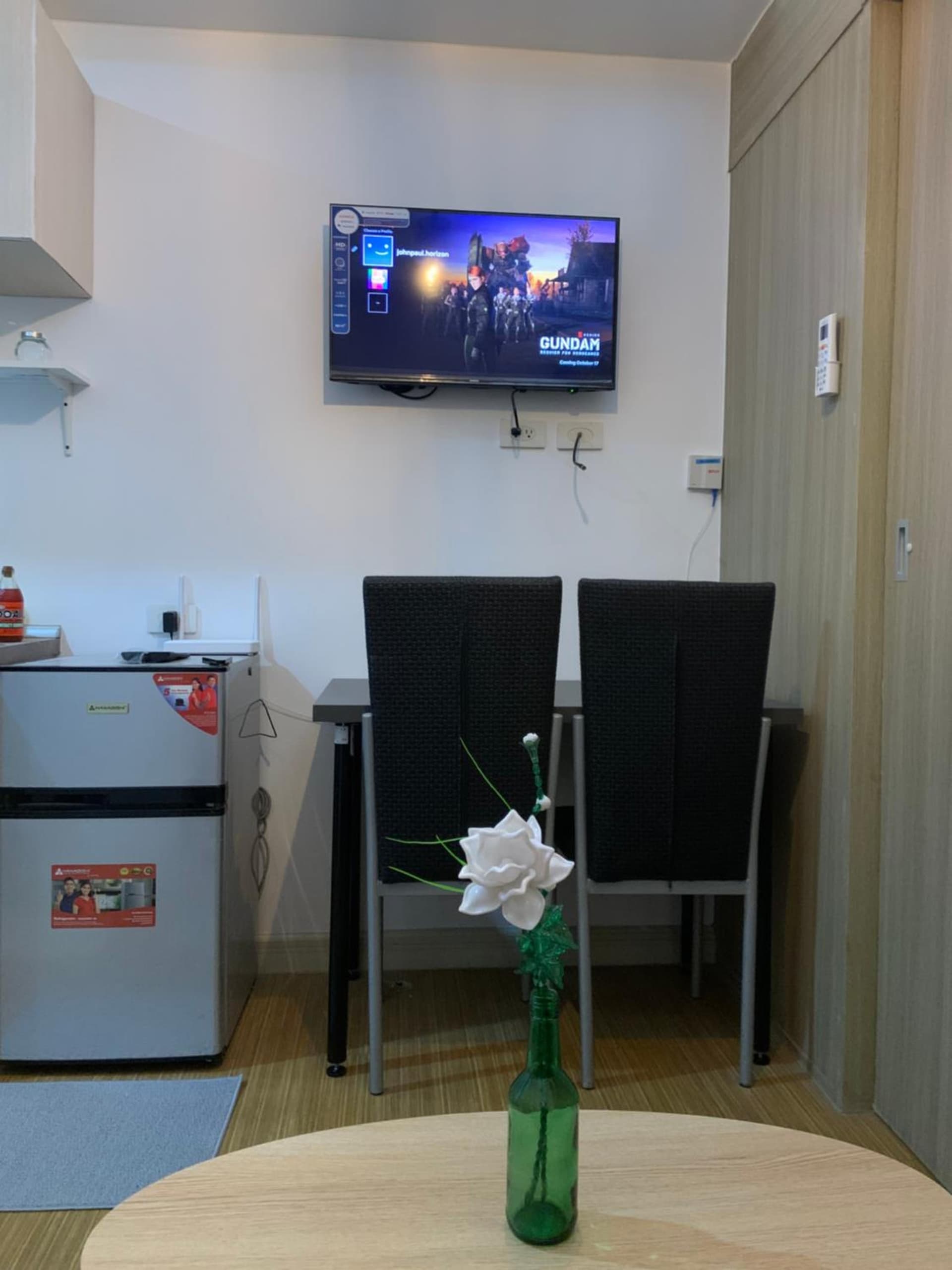Netflix & Chill at Pablo's Homestay-Grace Residences Tower 4