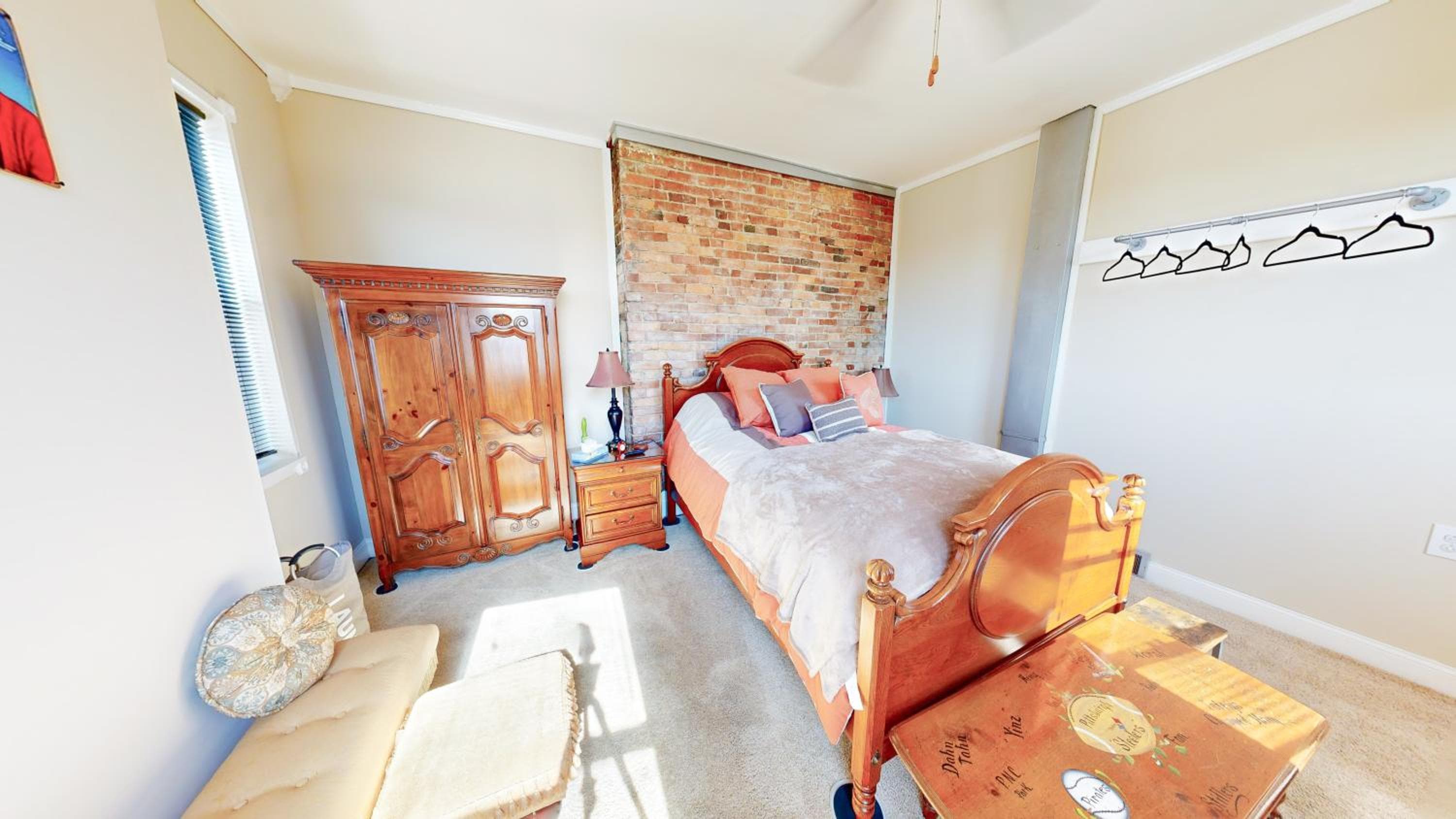 ENTIRE Big Family Home Close To Zoo and Events - Private Patio and Firepit
