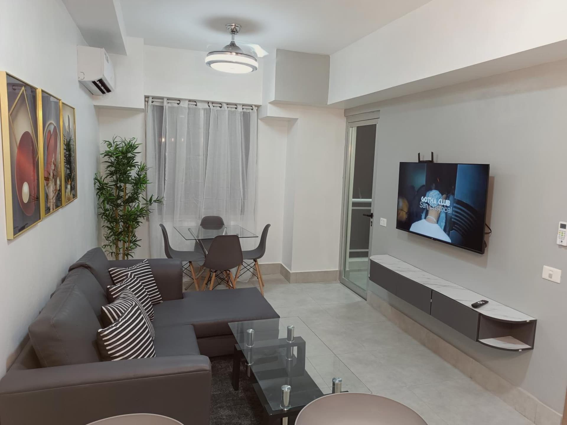 Boca del Mar III, apartamento 411