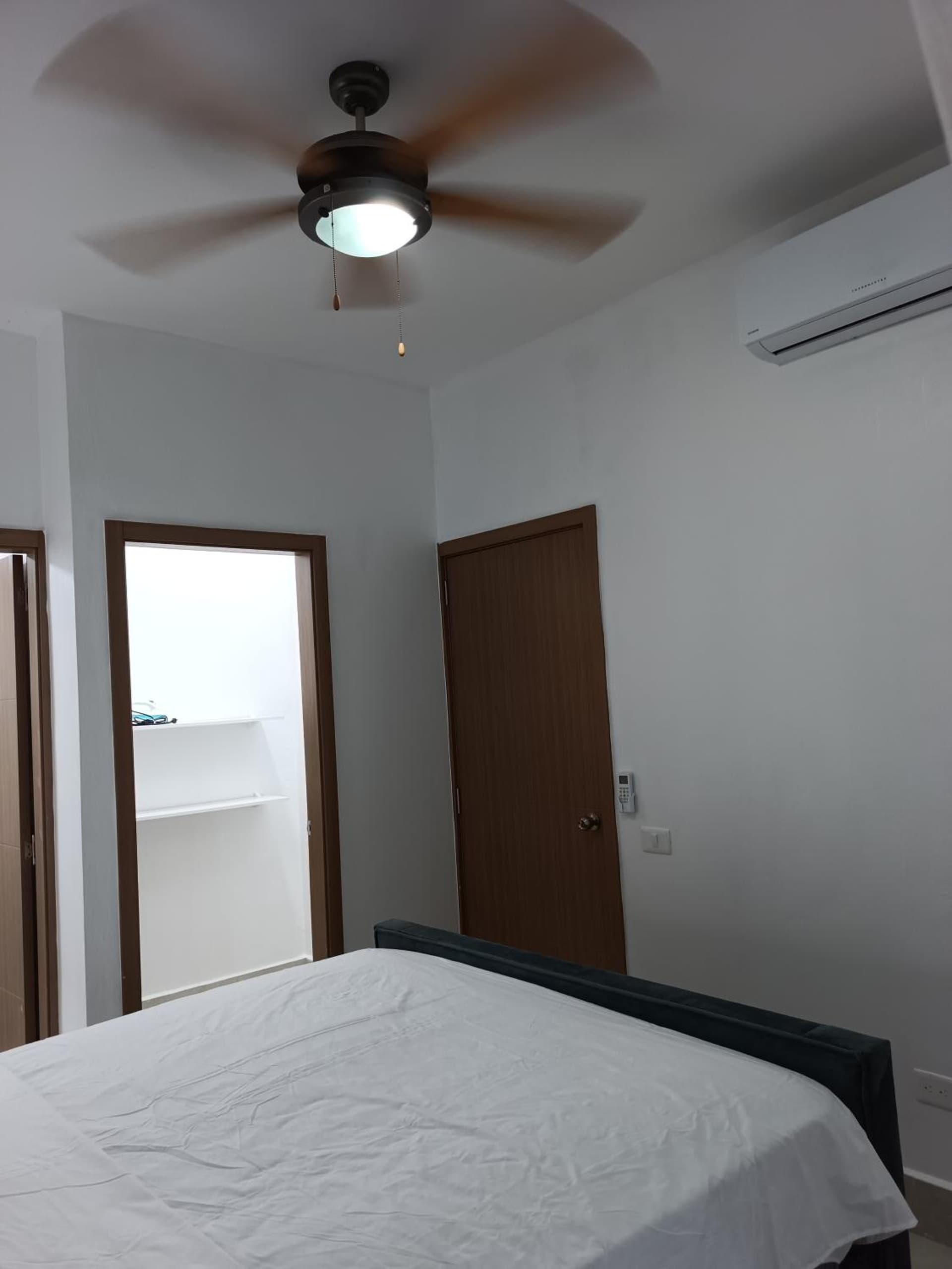 Boca del Mar III, apartamento 707