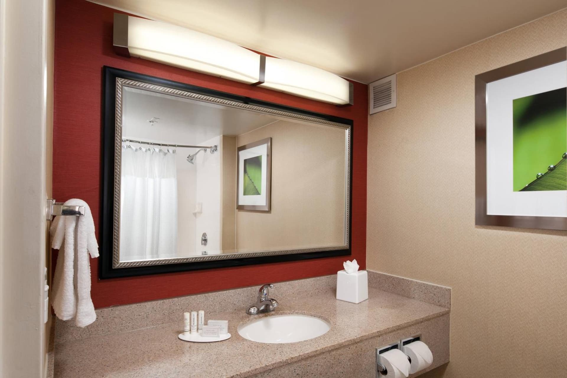 Courtyard by Marriott Baldwin Park