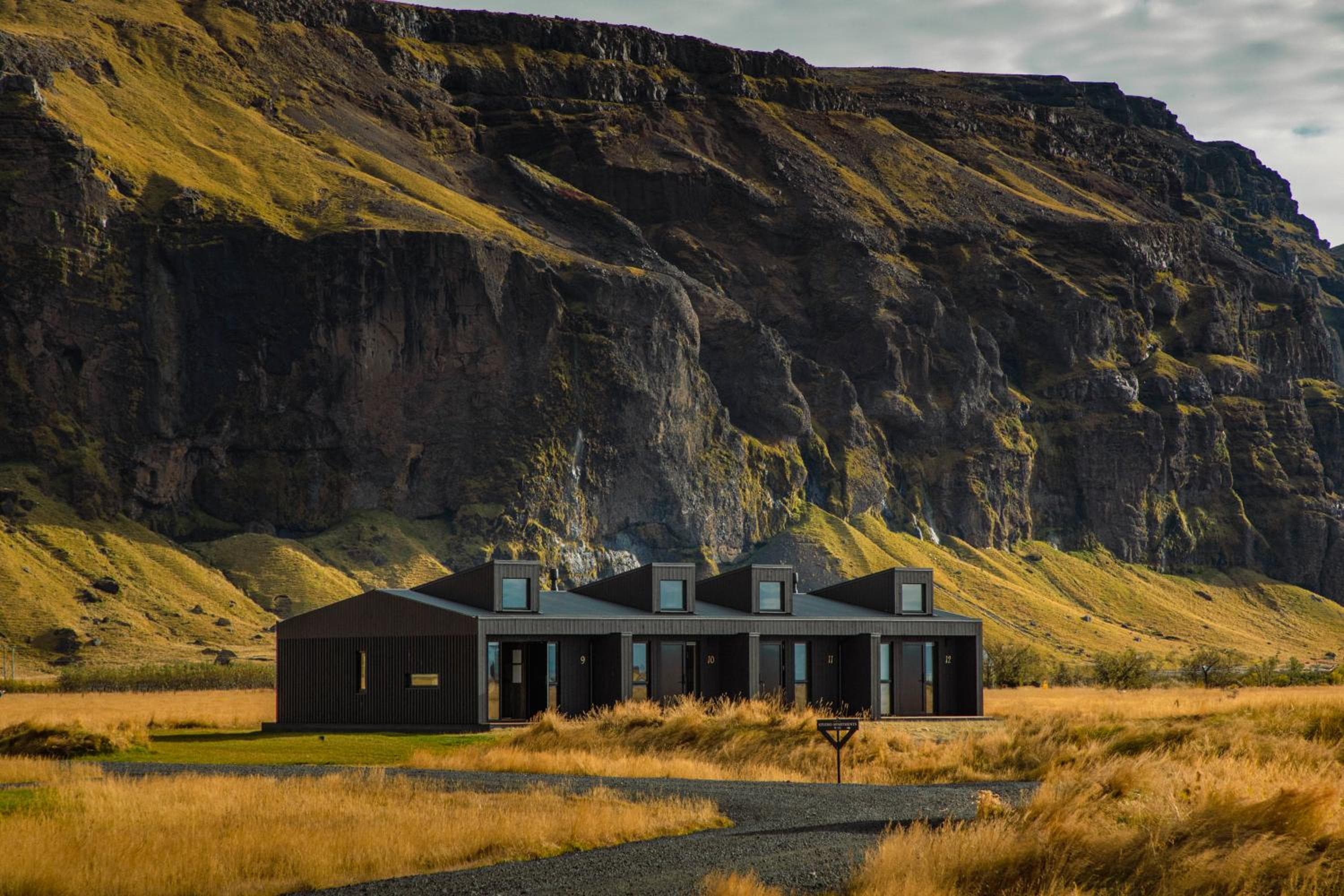 Seljalandsfoss Horizons