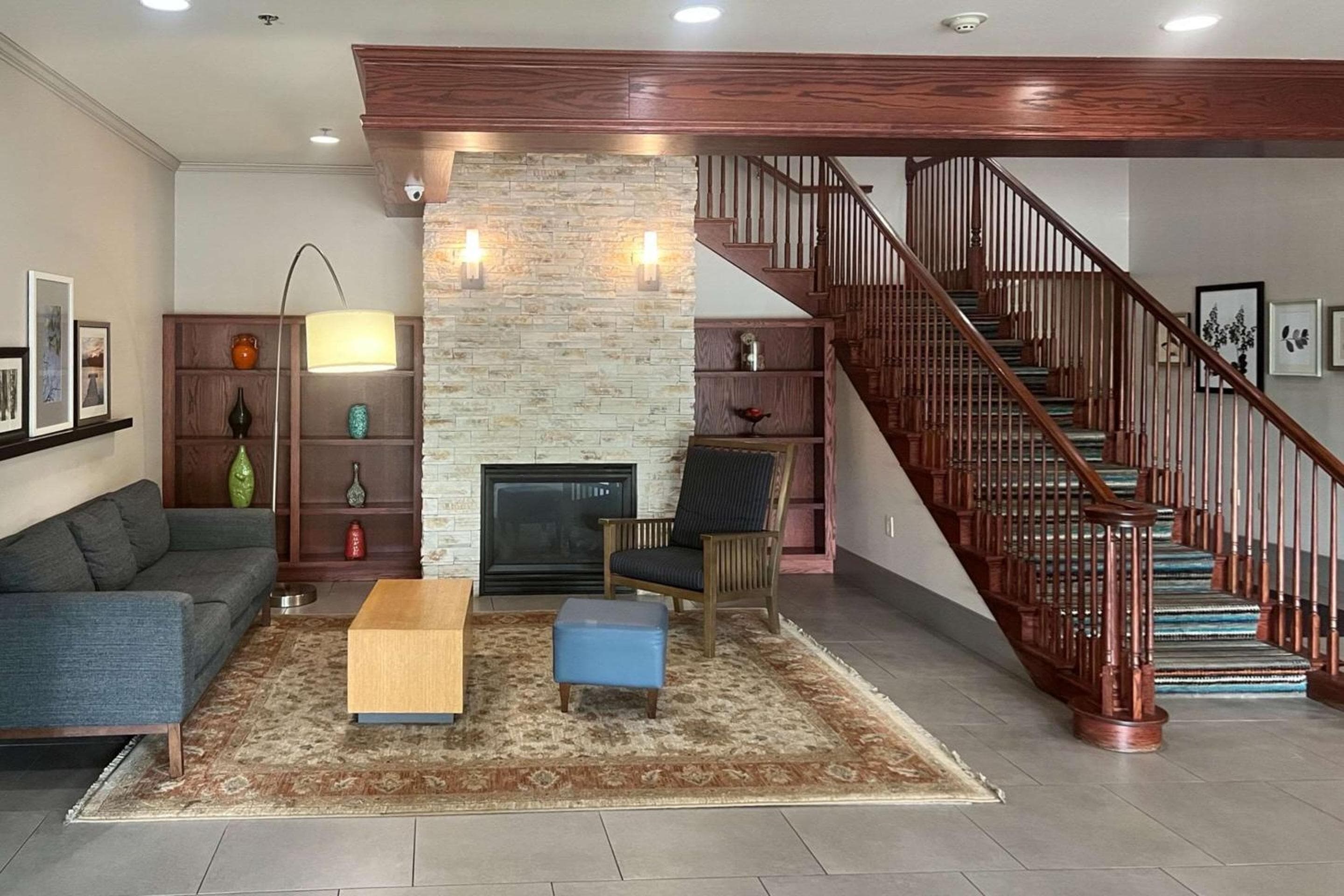 Comfort Inn & Suites St Paul Northeast