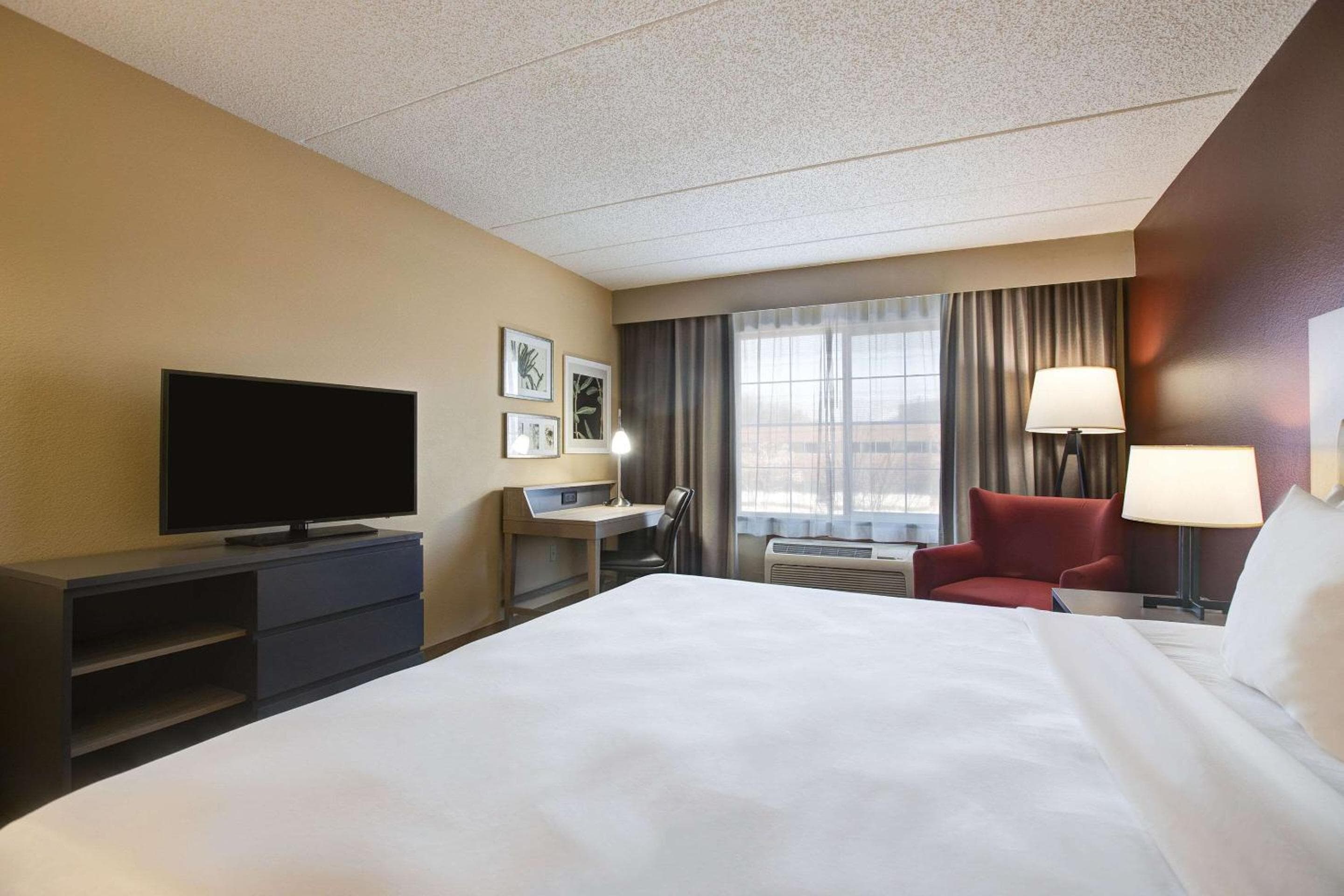 Comfort Inn & Suites St Paul Northeast