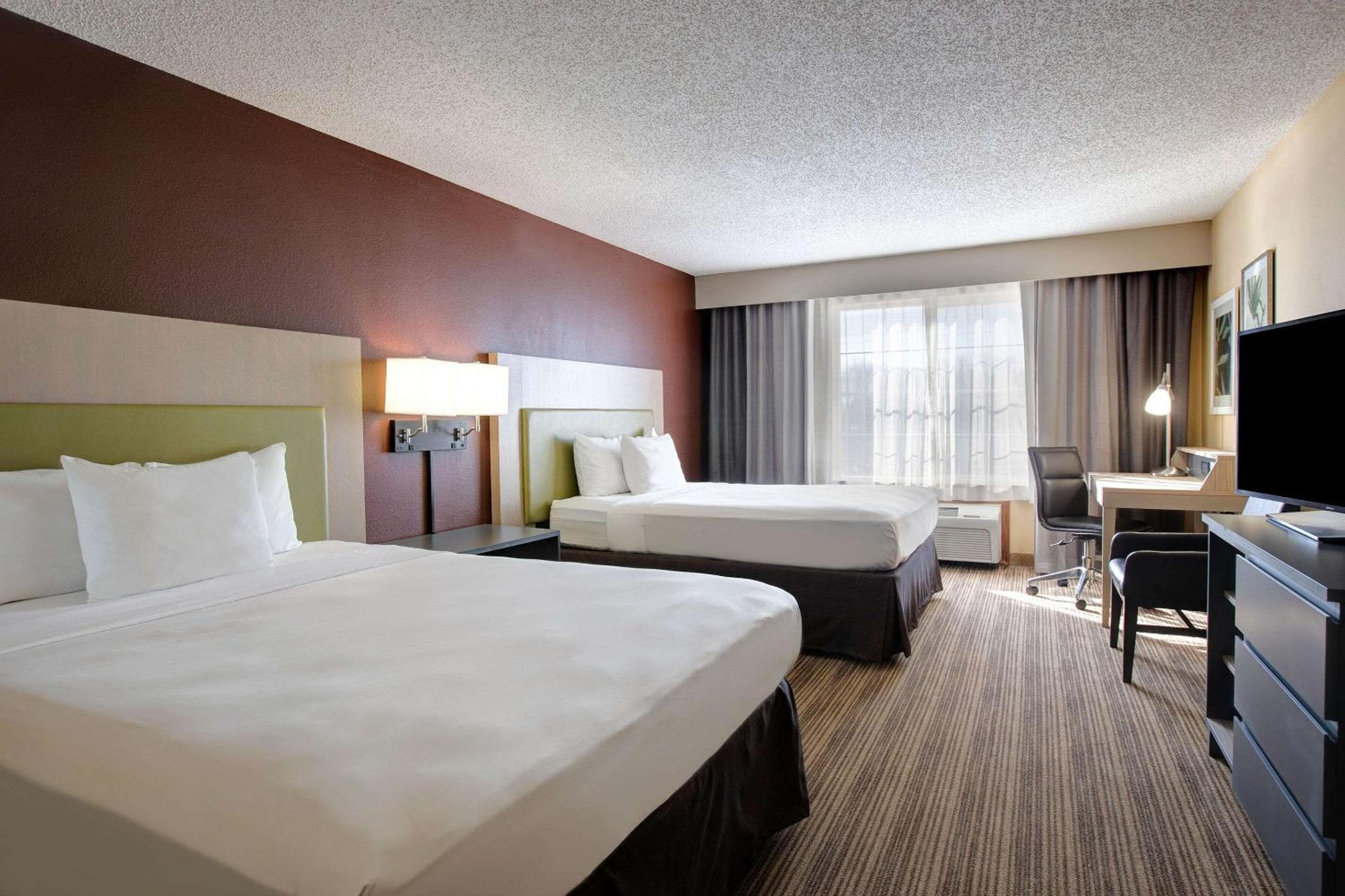 Comfort Inn & Suites St Paul Northeast