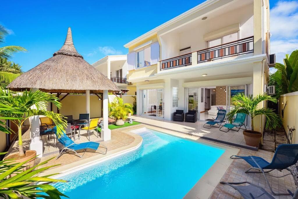 Villa COIN DE MIRE, 4 chambres avec piscine privée à Bain Boeuf