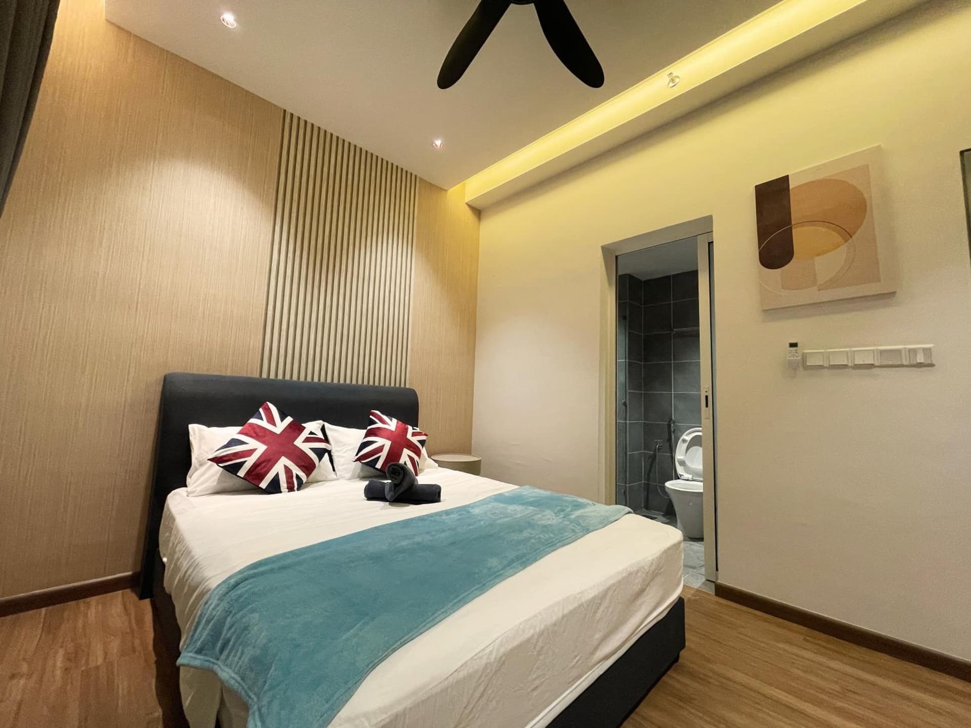 121 Residences by The Homez Near One Utama, Starling Mall, Atria