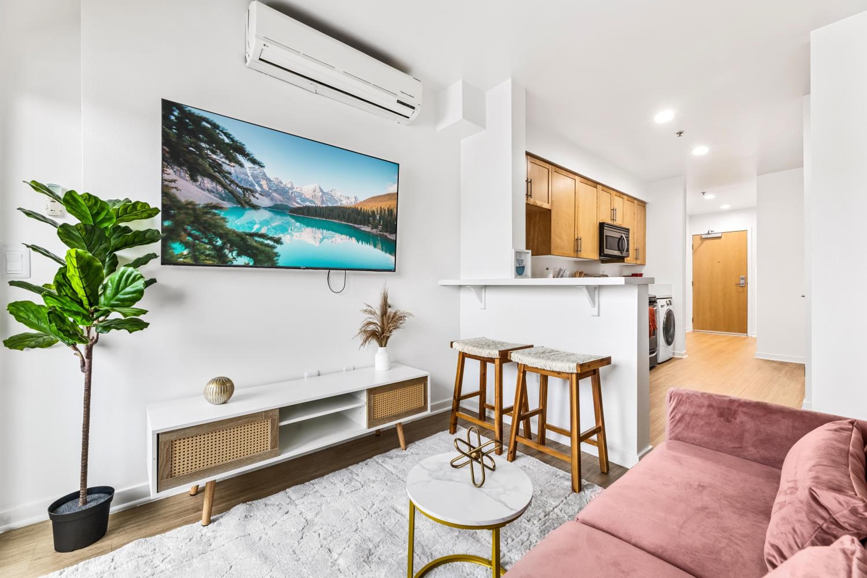 Amazing studio in SM Promenade! Free parking!