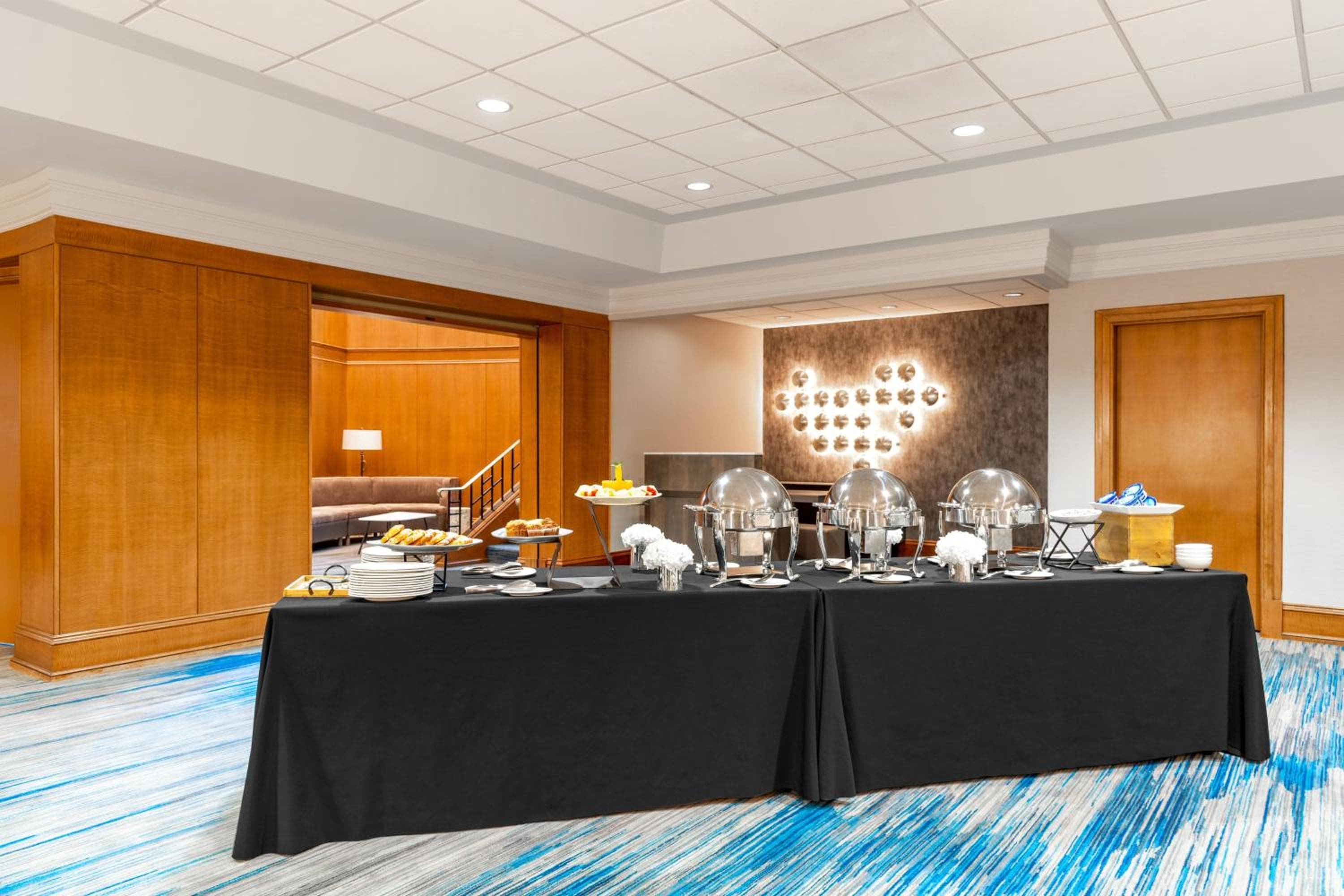 Courtyard by Marriott Chicago at Medical District-UIC