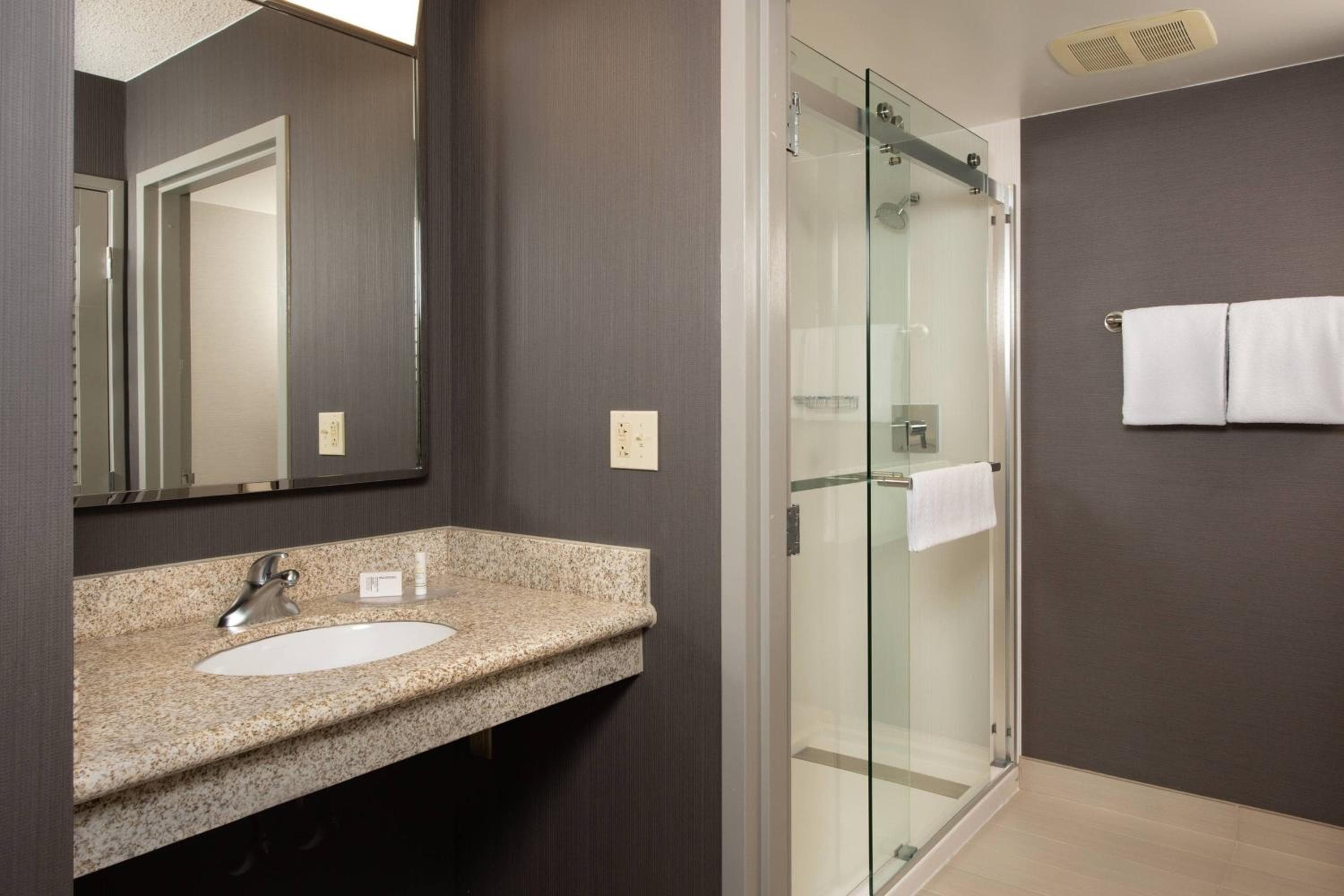 Courtyard by Marriott Frederick