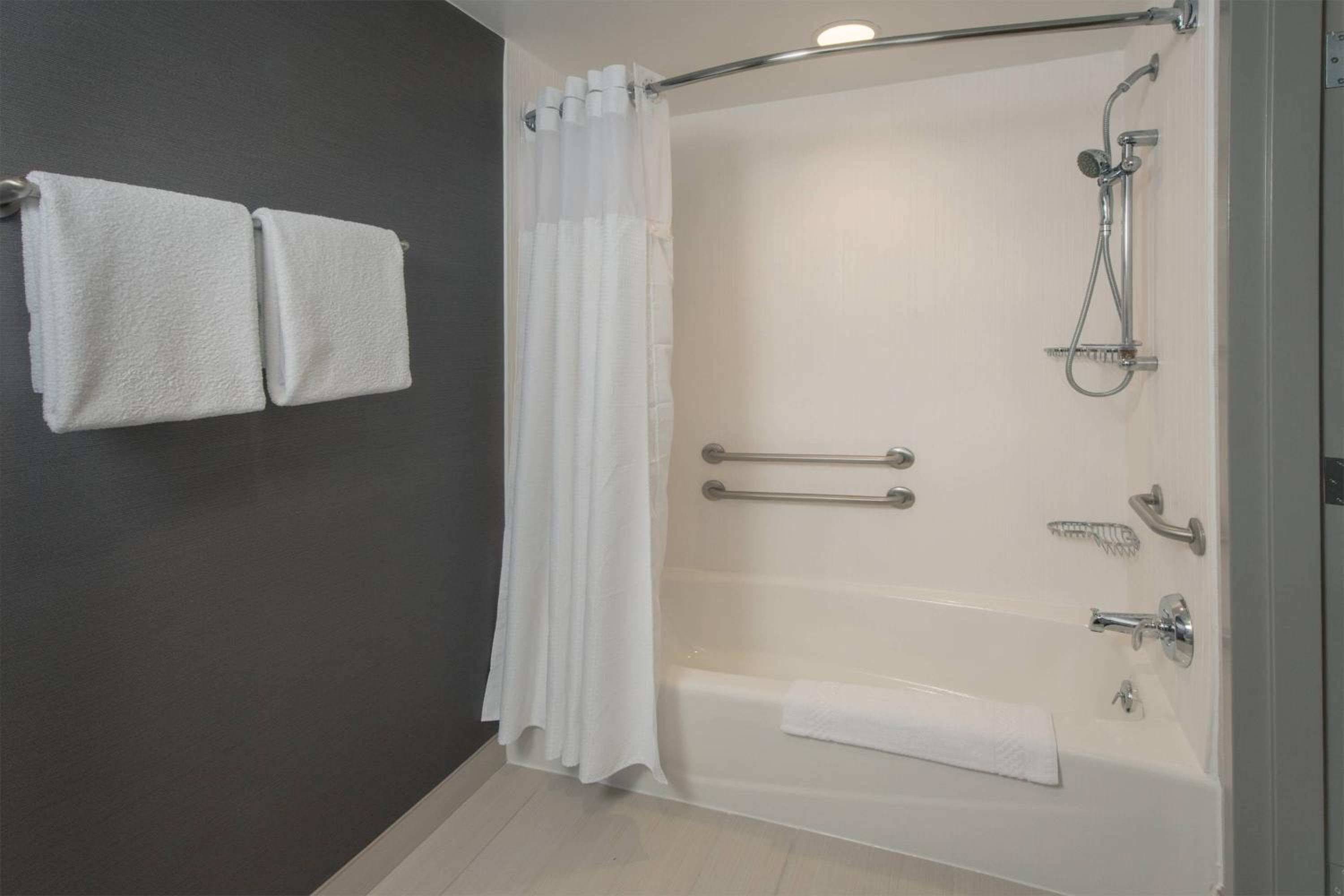 Courtyard by Marriott Frederick