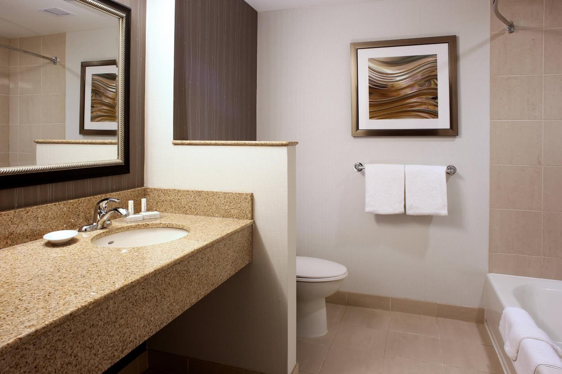 Courtyard by Marriott Hamilton