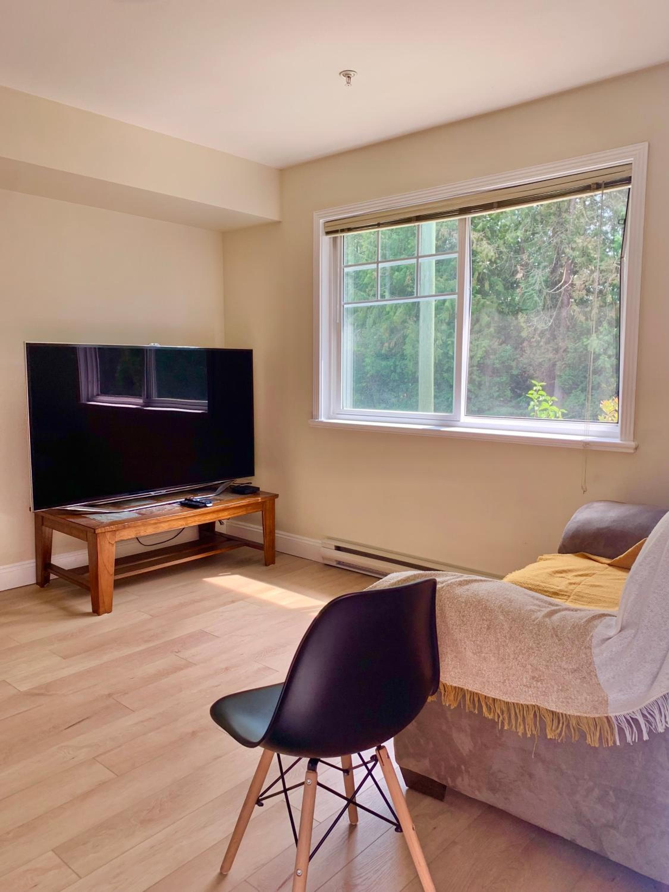 Entire 1Bed 1Bath Suite Coquitlam Centre