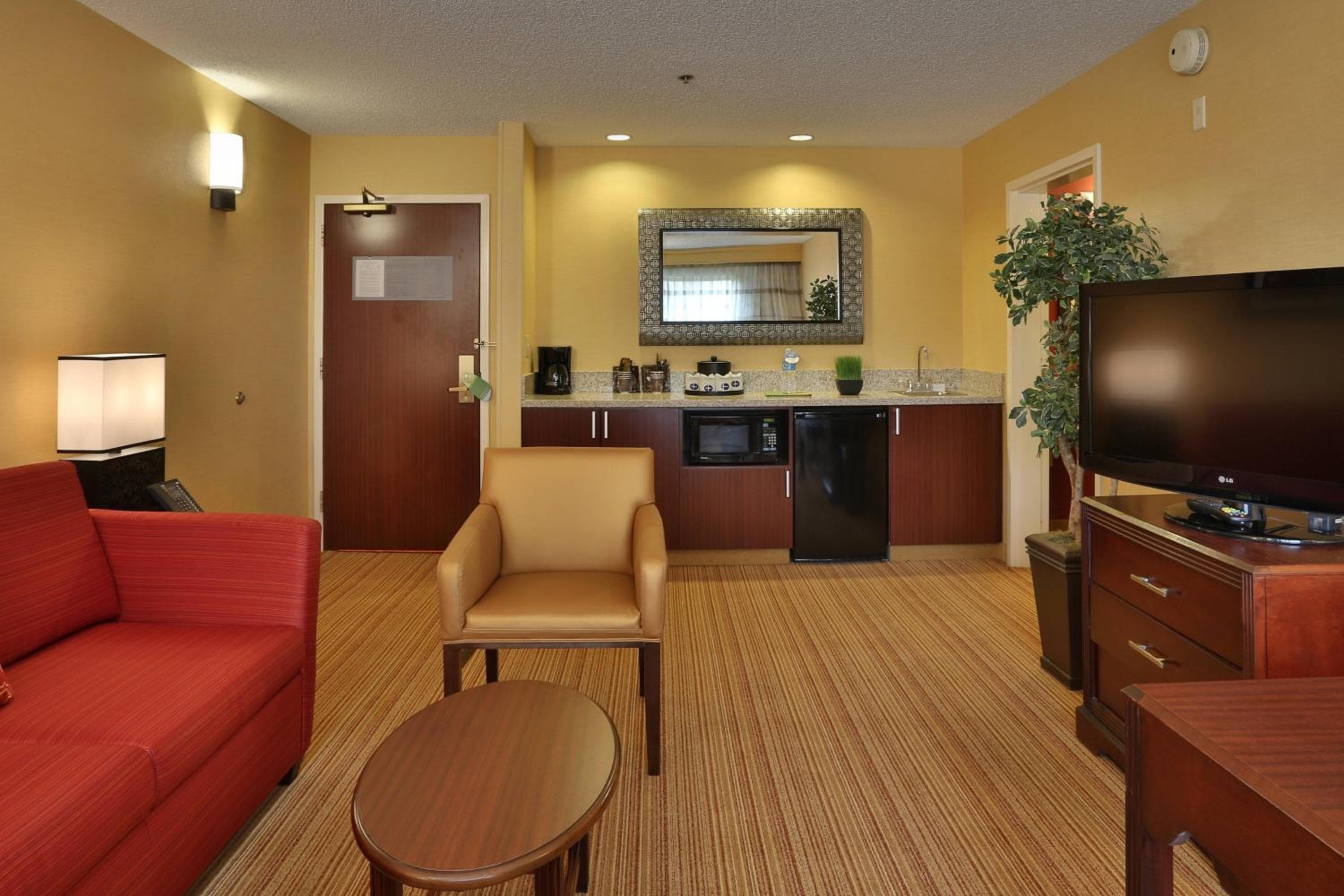 Courtyard by Marriott Springfield Airport