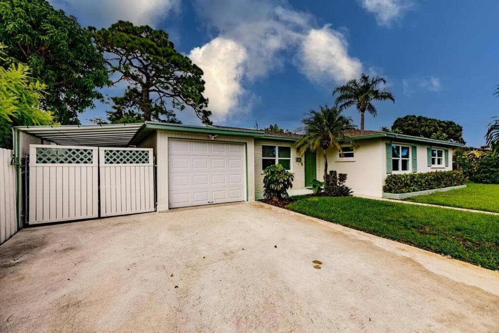 Modern 3BR Escape Has Pets, Free Parking, Workspace