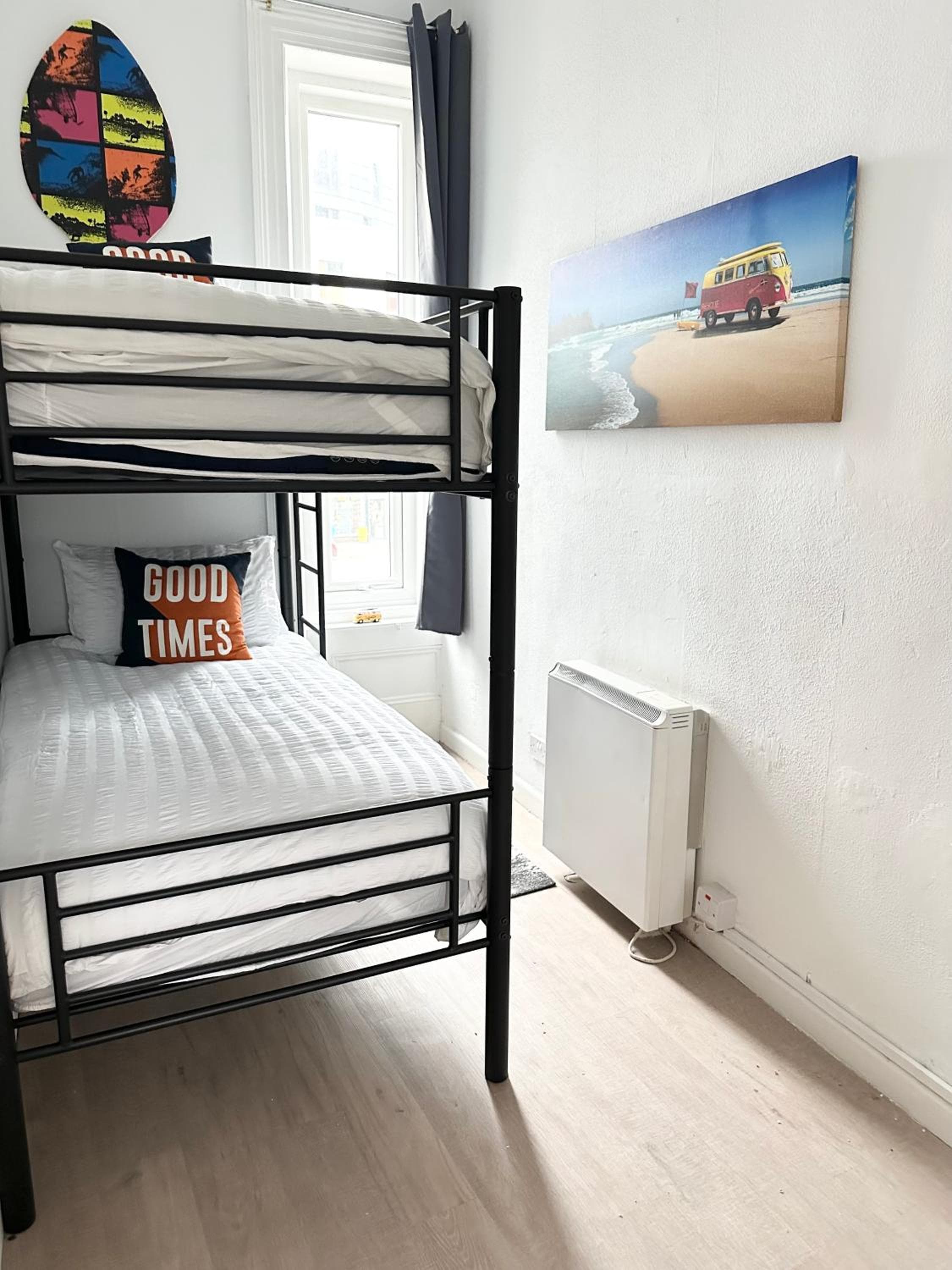 The City Surf Apartment - By Coastline Retreats - FREE PARKING INCLUDED - Sleeps 5 - City Centre