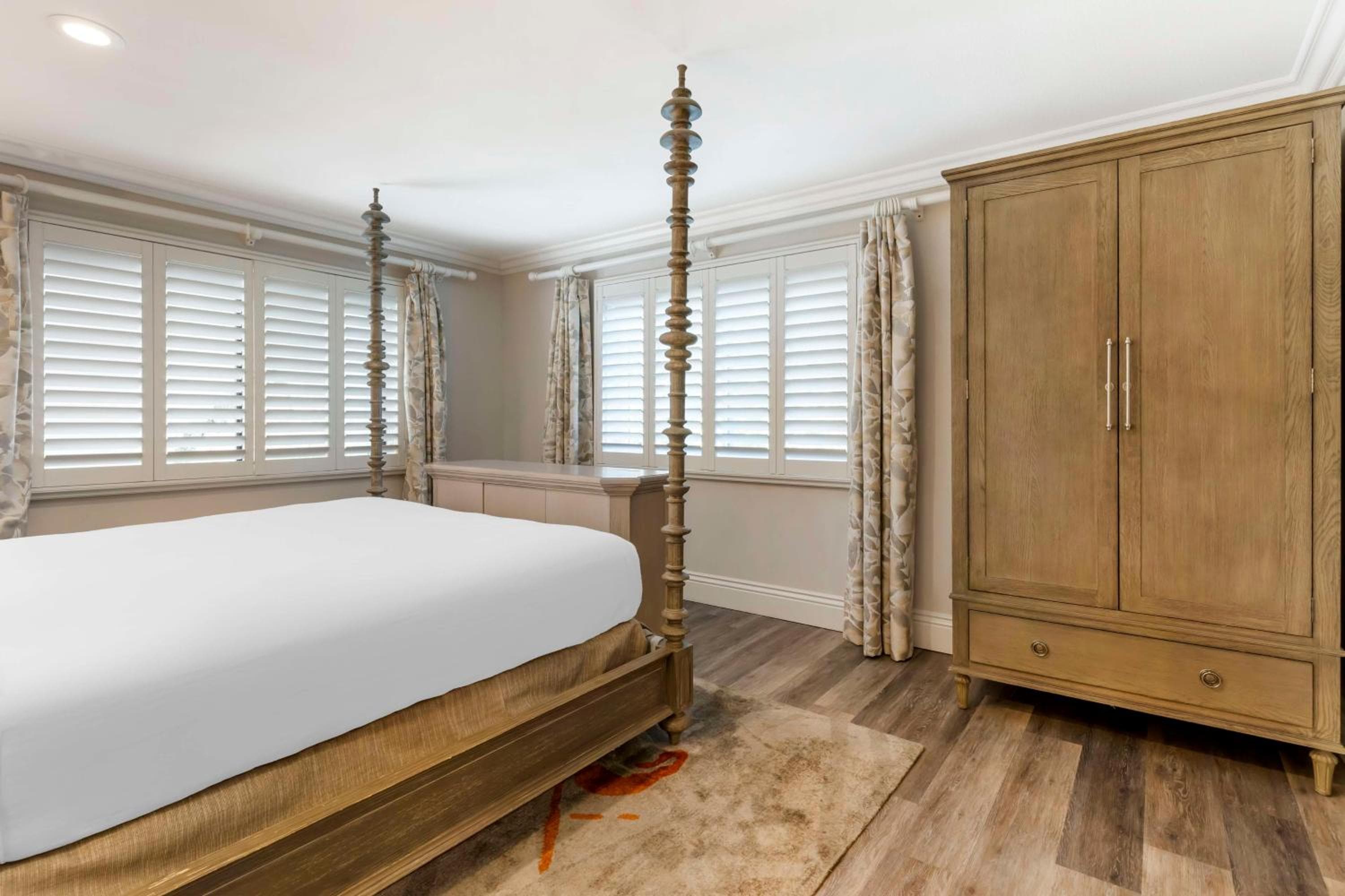 Dry Creek Inn MOD Collection by Sonesta