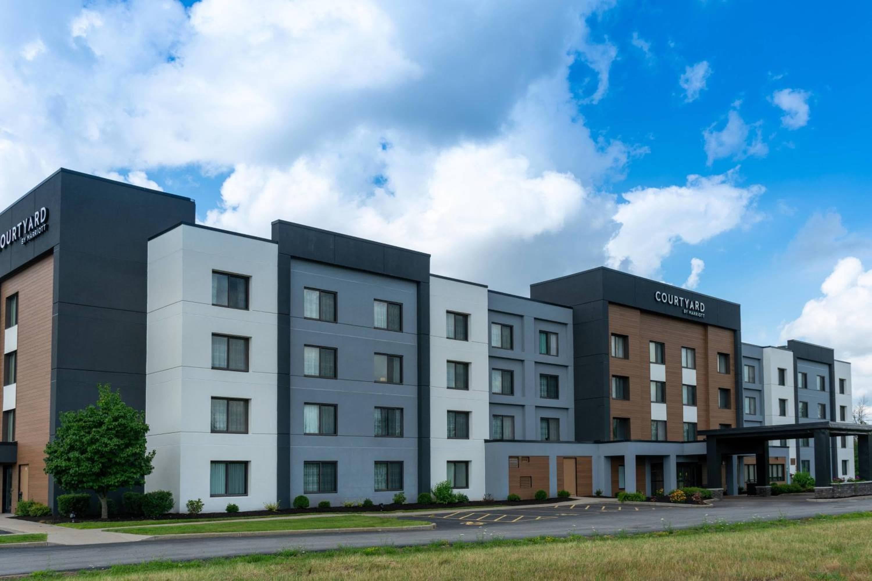 Courtyard by Marriott Buffalo Amherst/University