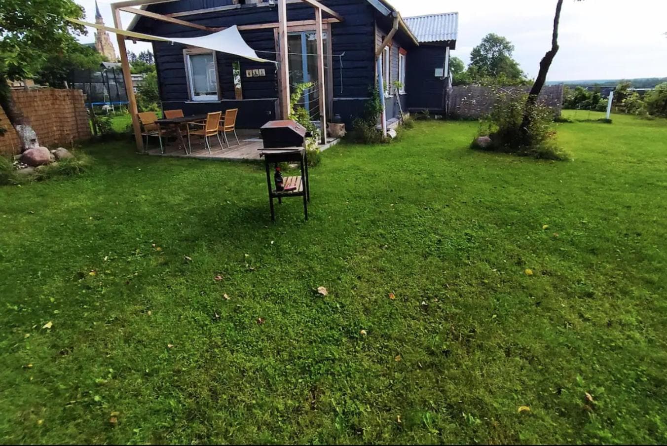 Hillside view house with garden, private parking, quiet location - 12 min to Old town anytime, Long stays welcome
