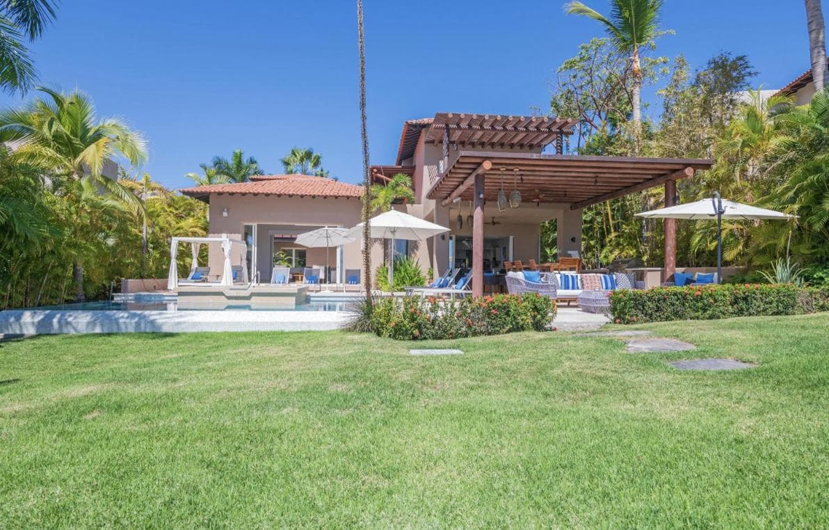 Beachfront Enchanting Villa in Punta Mita