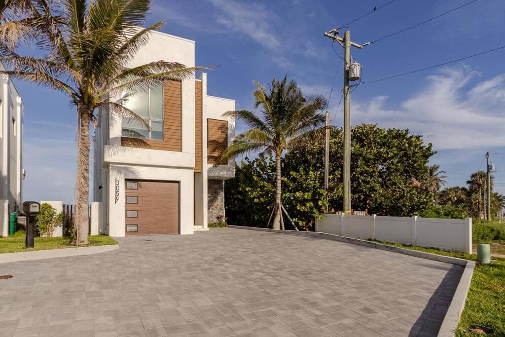 Oceanfront 4-bed Designer Villa with private pool