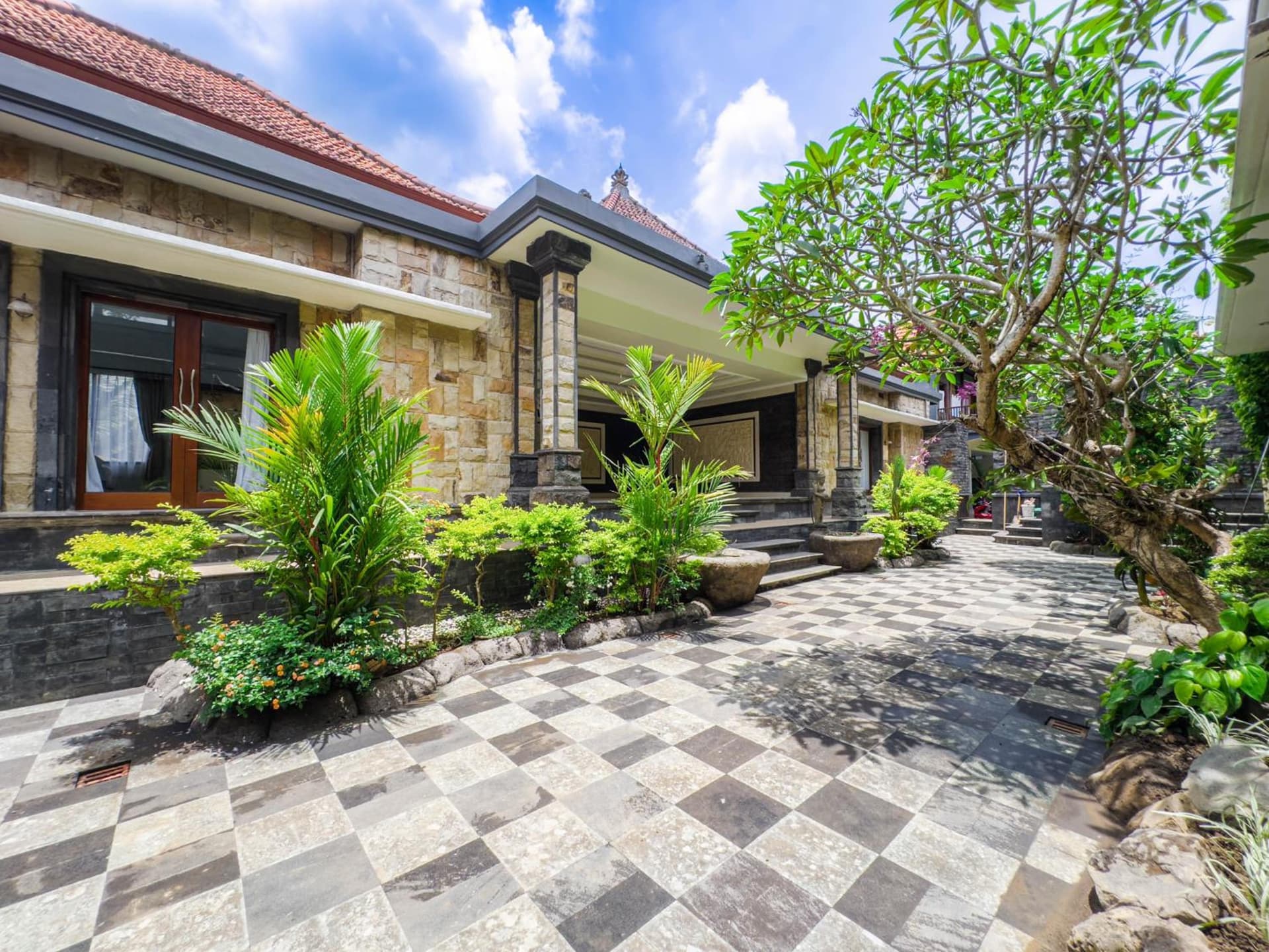 Giriya Amerta Hotel