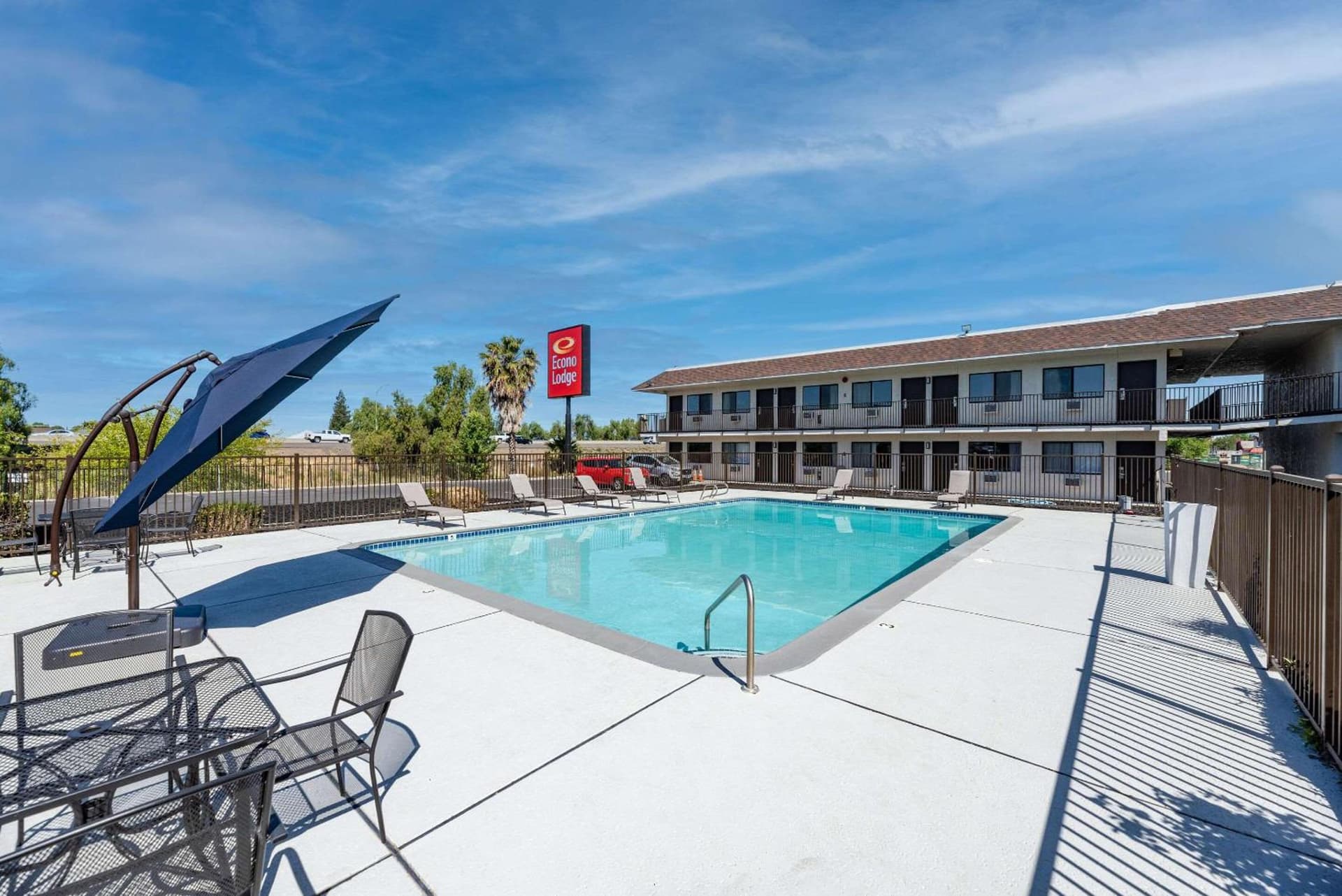 Econo Lodge Stockton near I-5 Fairgrounds