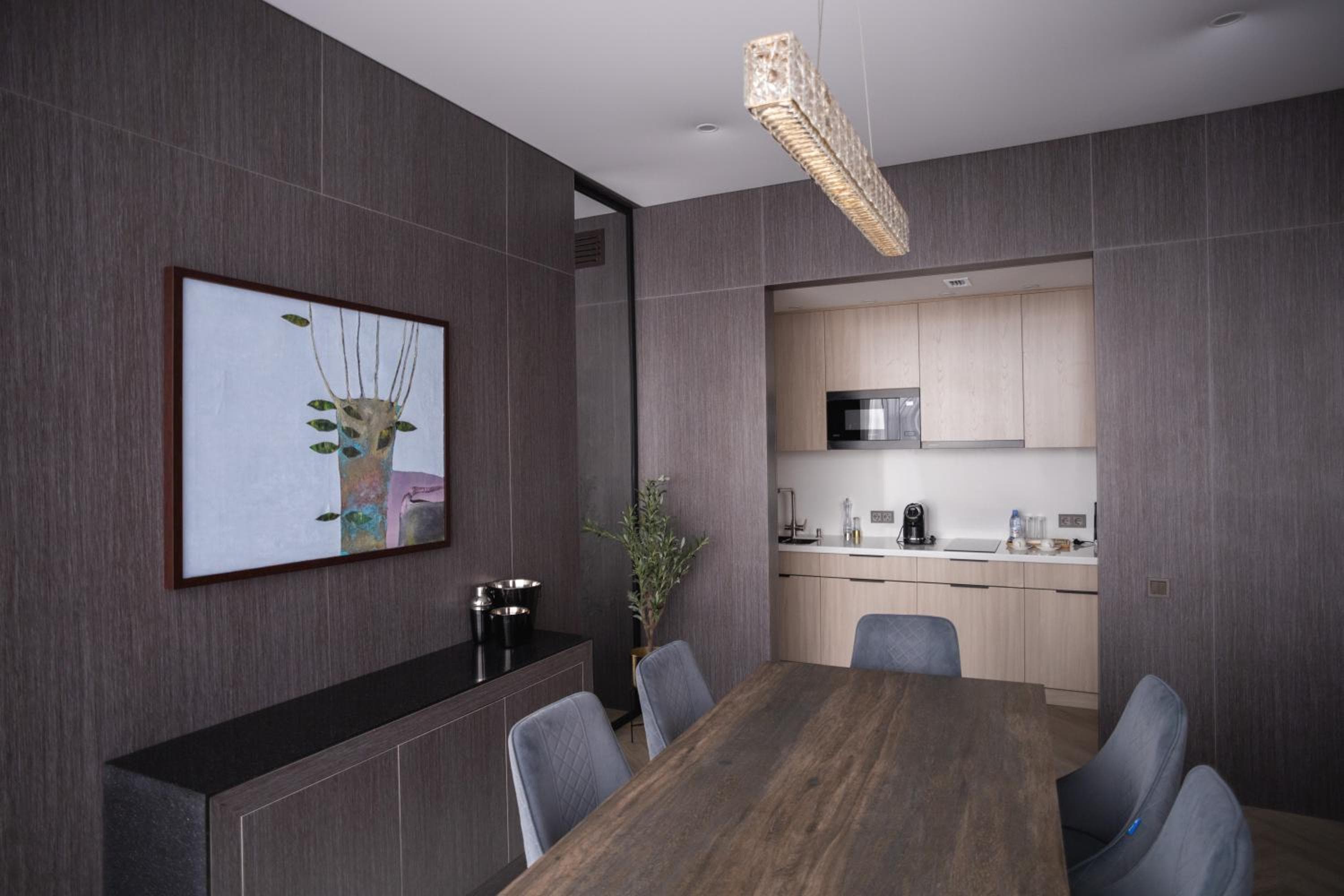 Resident City Hotel