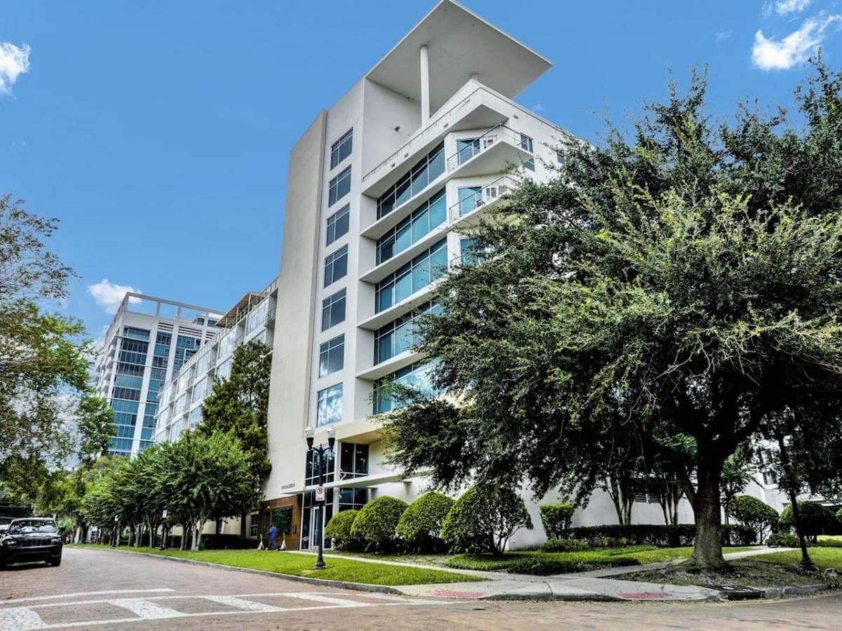 Spacious 2BD 2BTH Luxury Condo